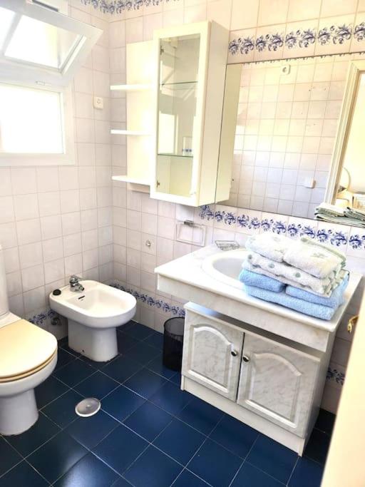 Four-Bedroom House photo 2