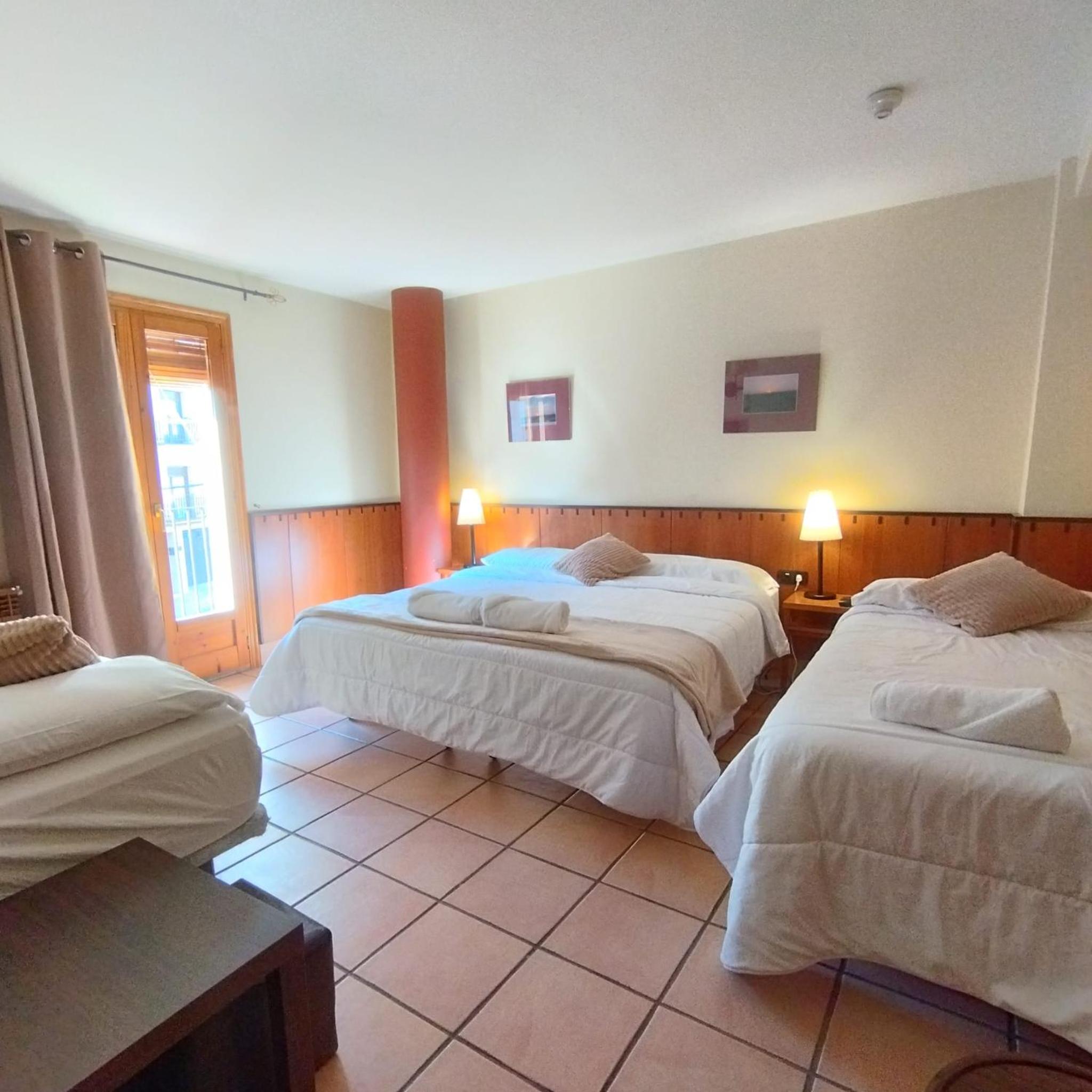 Habitación Cuádruple con Baño Privado