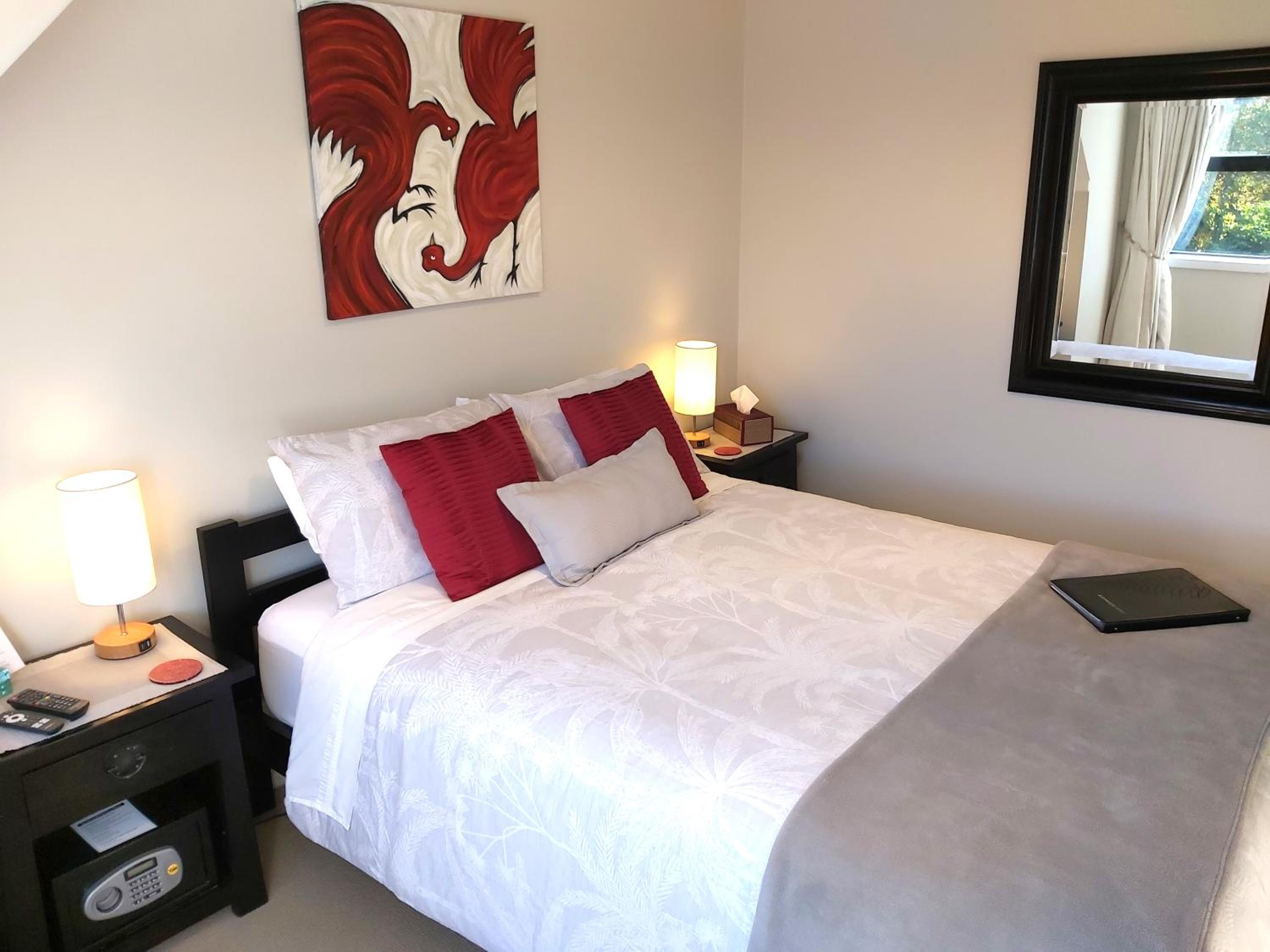 Standard Queen Room photo 2
