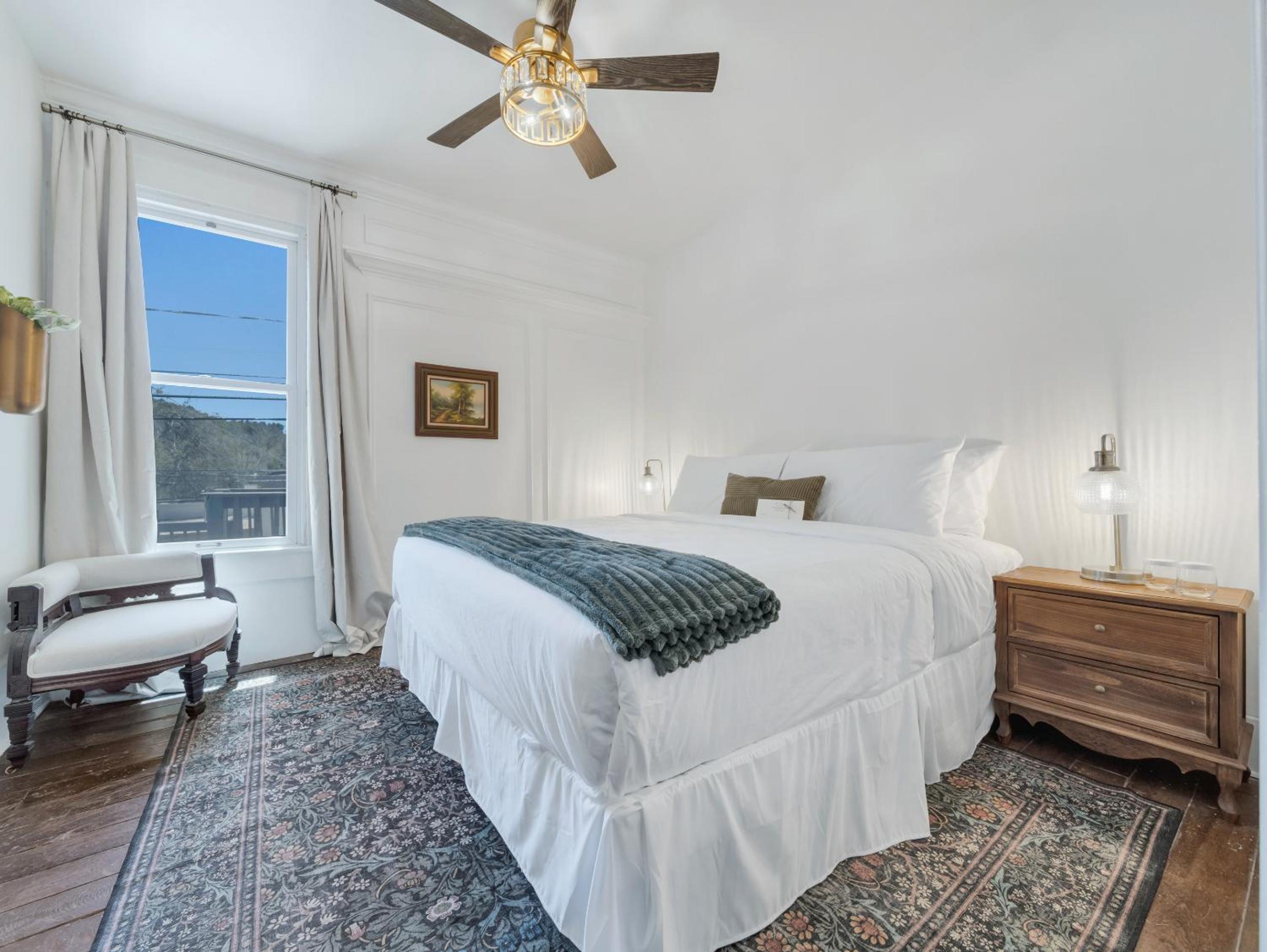 Deluxe Family Suite photo 1