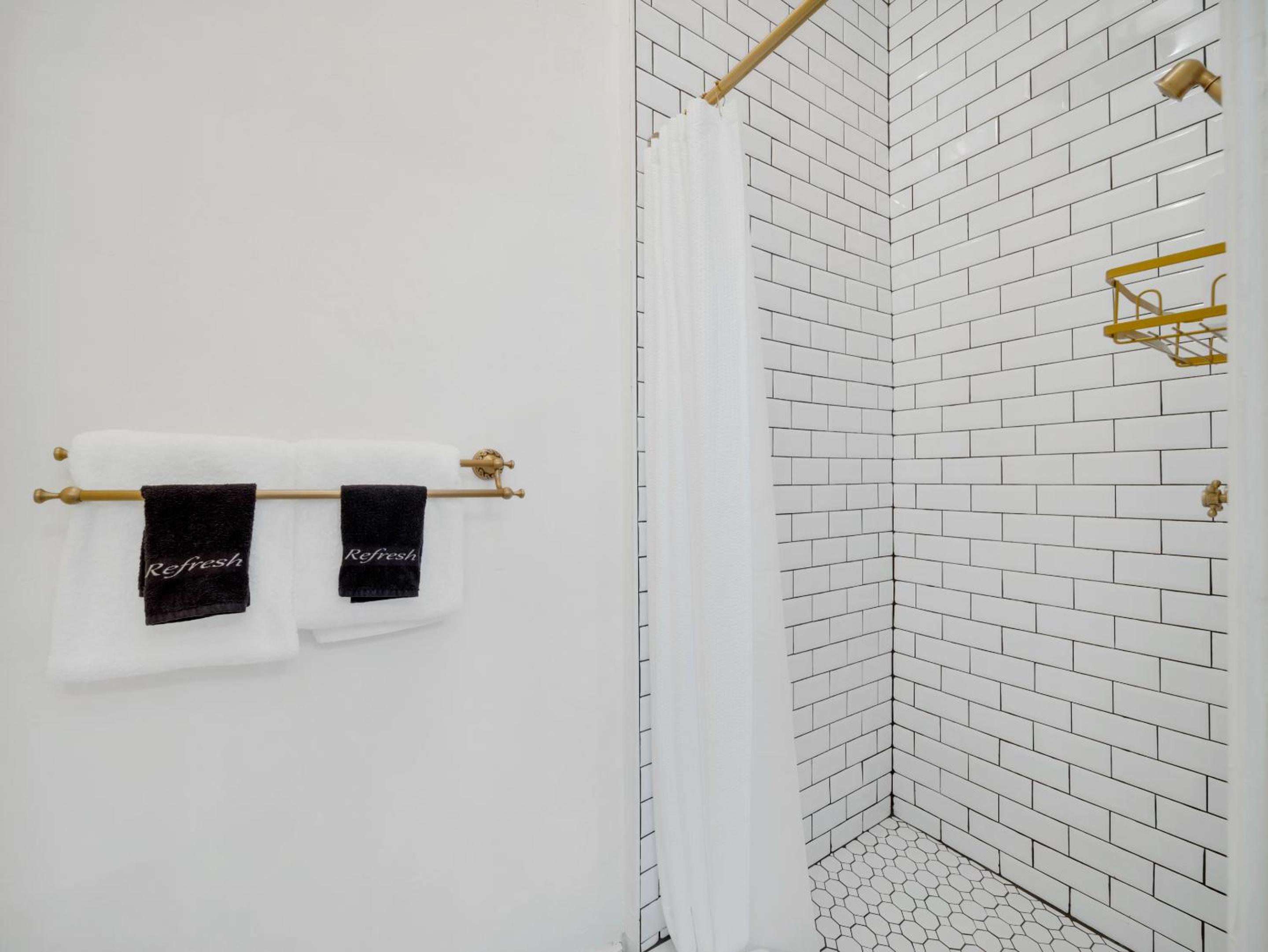 Deluxe Family Suite photo 3