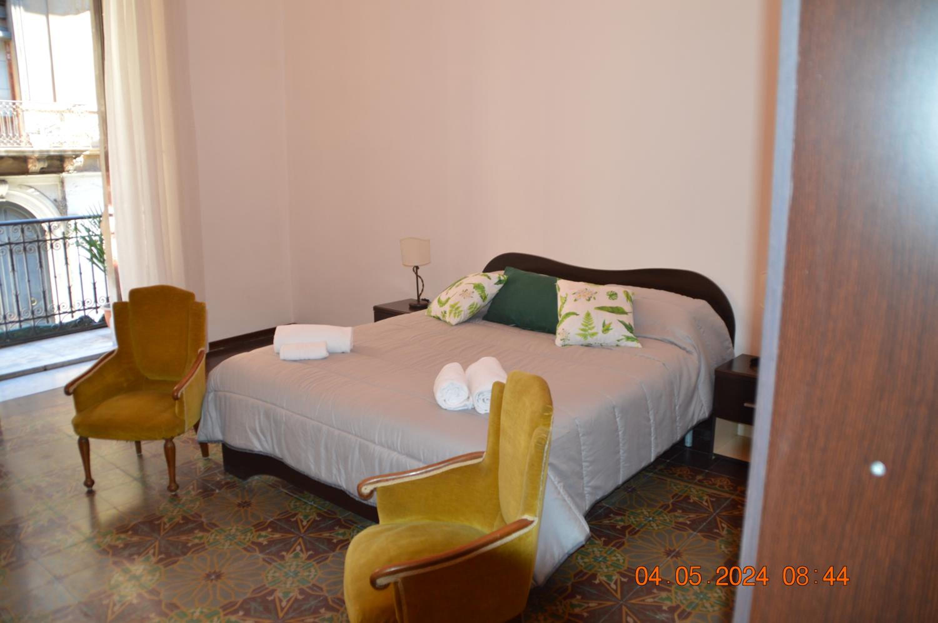 Deluxe One-Bedroom Apartment with City View