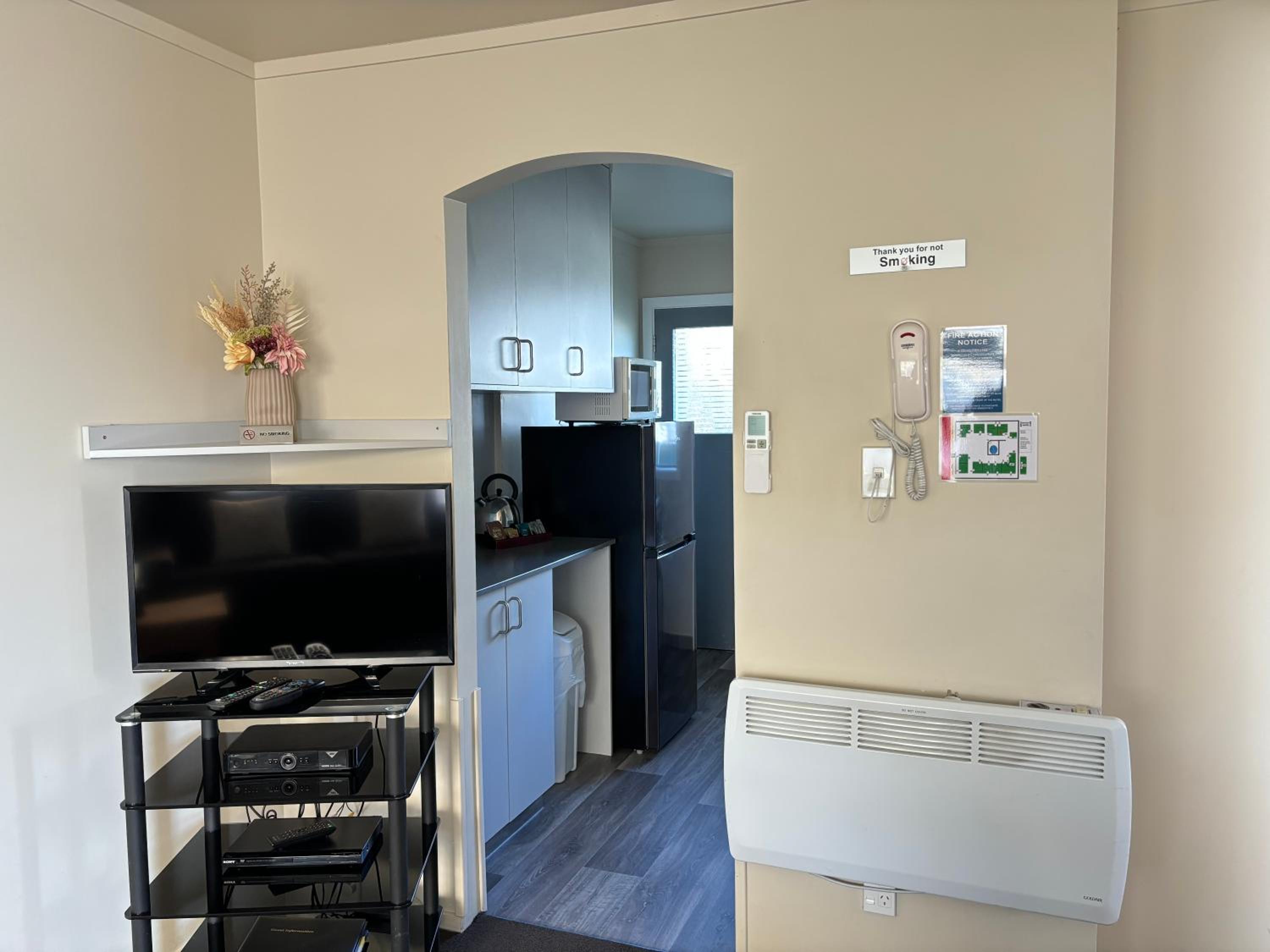 Two-Bedroom Apartment - Photo 7