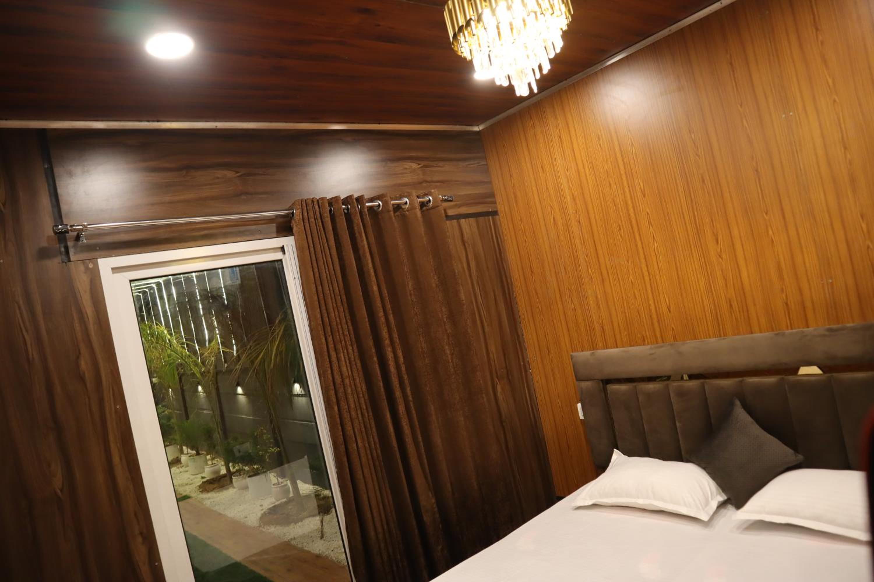 Deluxe Queen Room photo 1