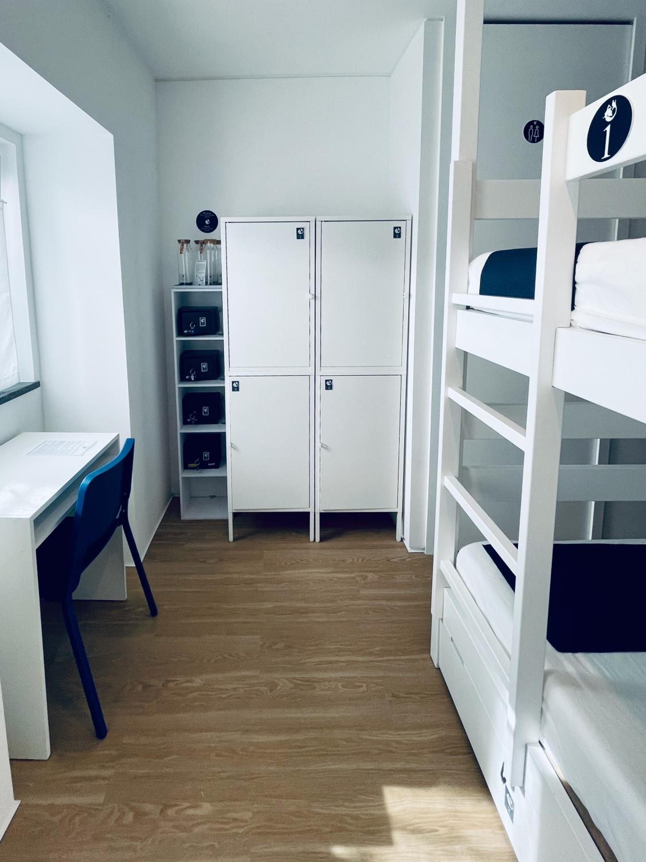 Bed in 4-Bed Mixed Dormitory Room photo 3