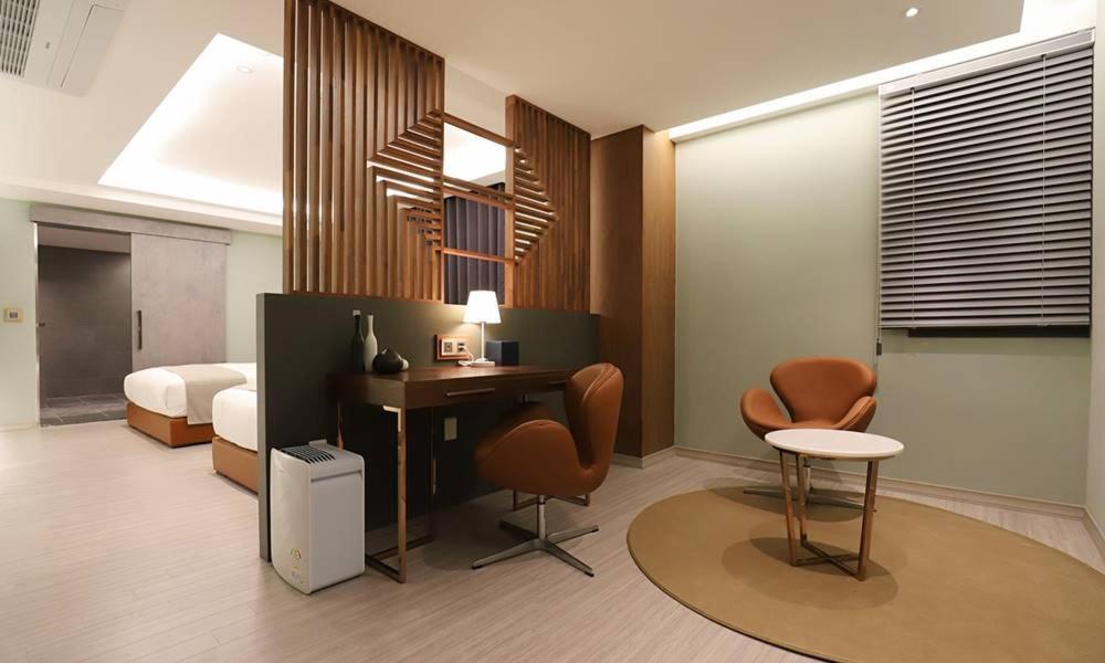 Suite Twin Room - Photo 10
