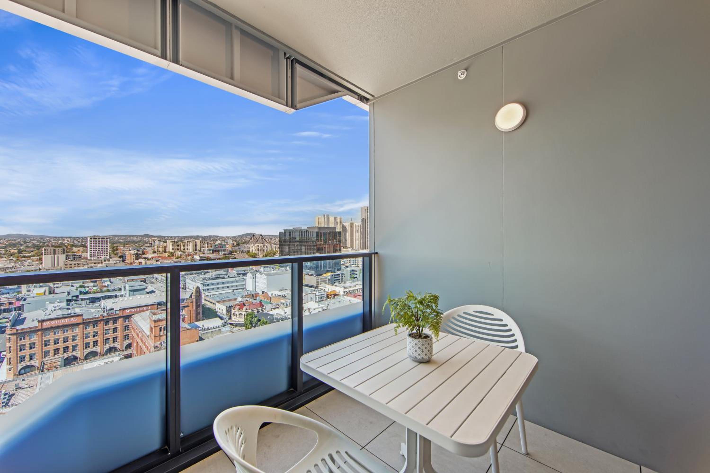 One Bedroom Apartment - Photo 2
