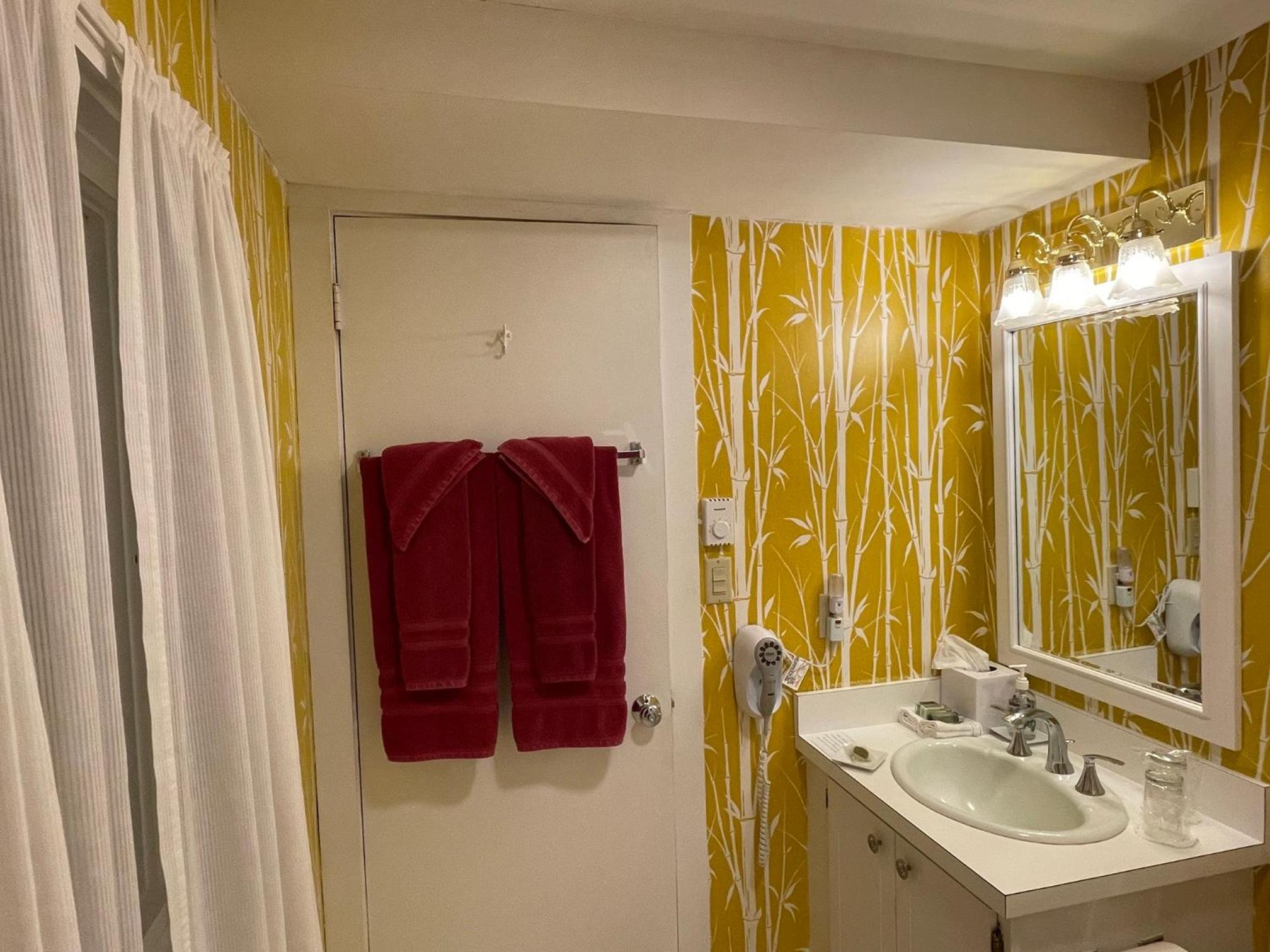 Queen Room with Garden View photo 3