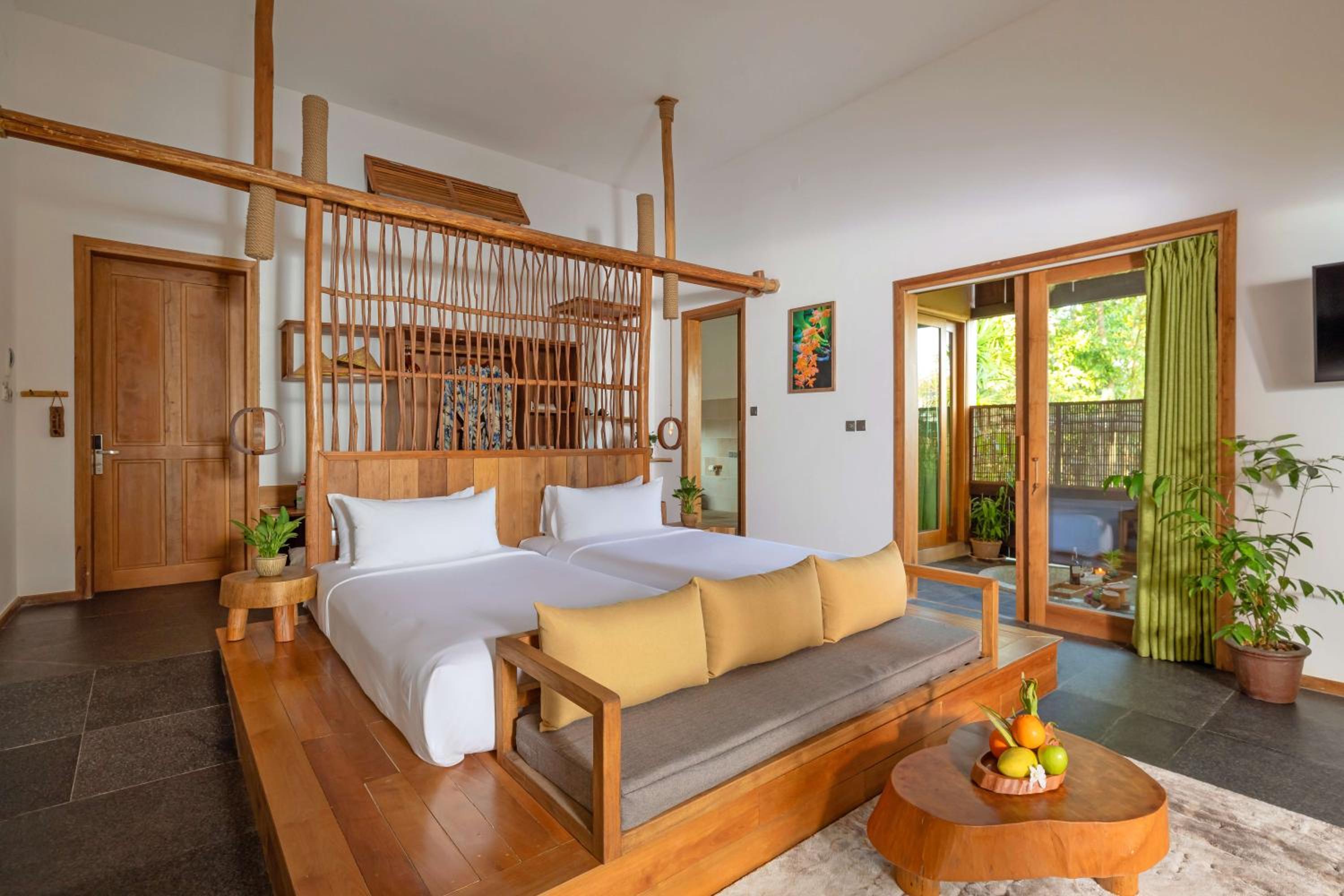 Beachfront Villa thumbnail 6