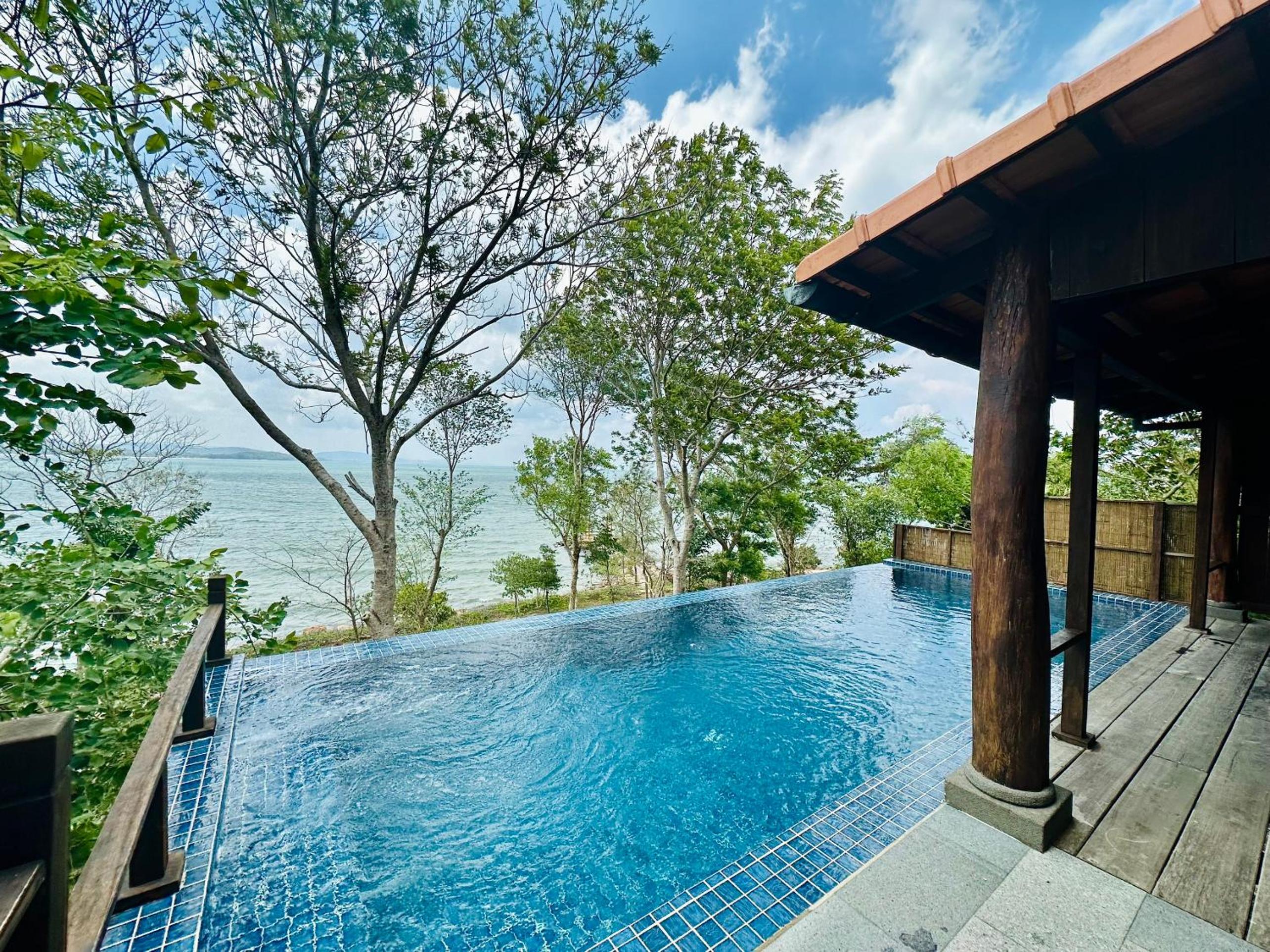 Ocean Pool Villa