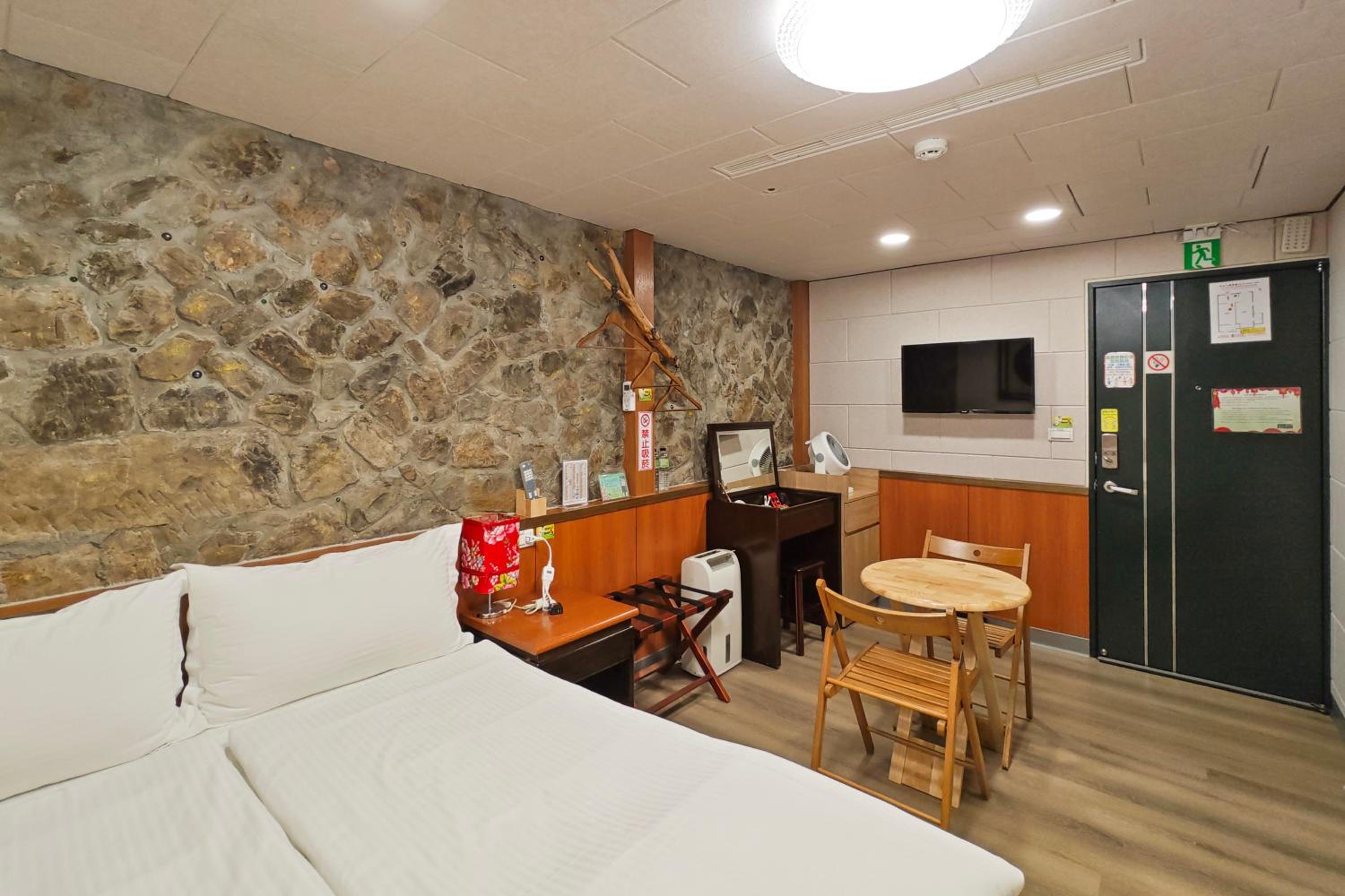 Standard Double Room - Photo 4