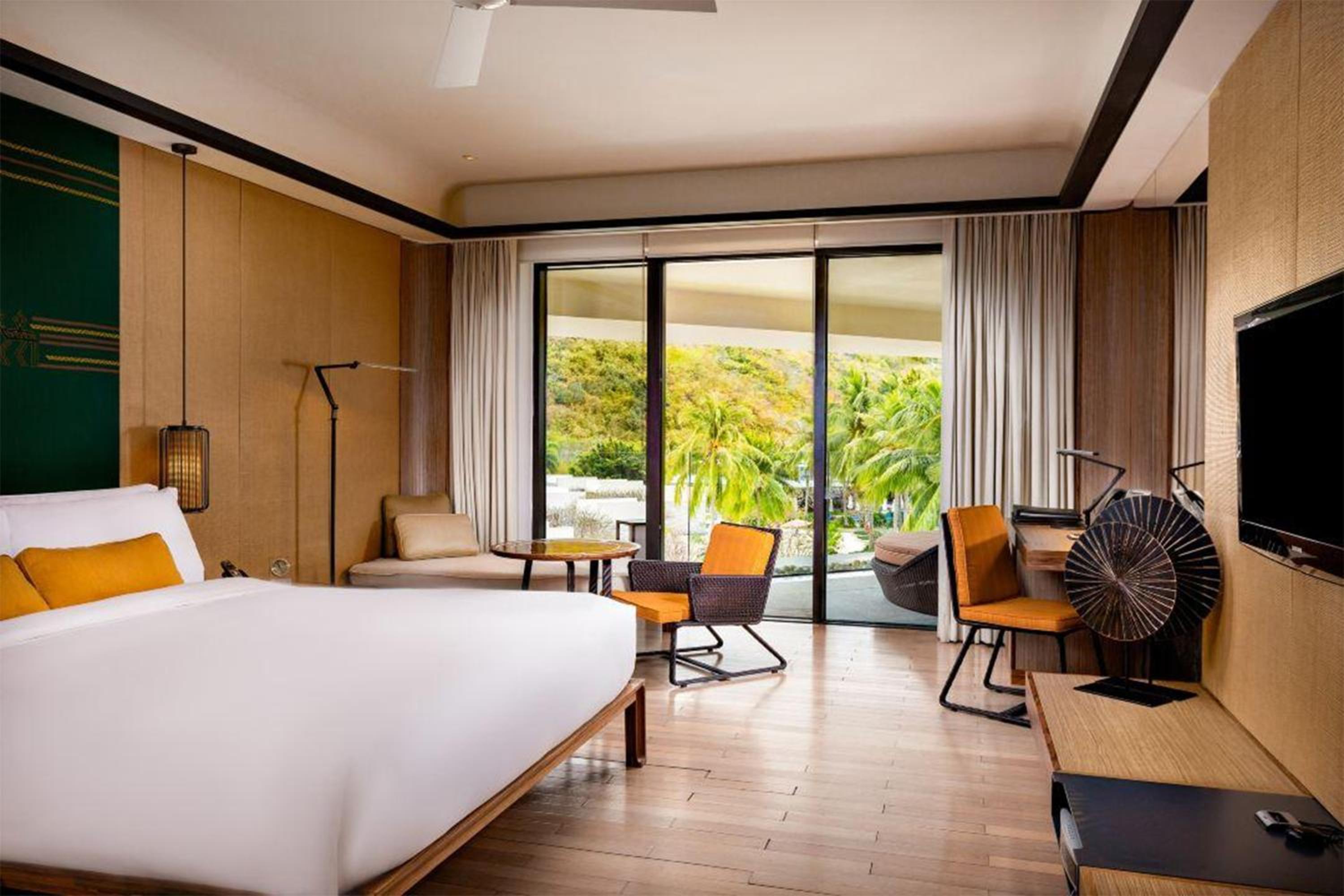 One-Bedroom Suite with Garden View and Outdoor Living Area