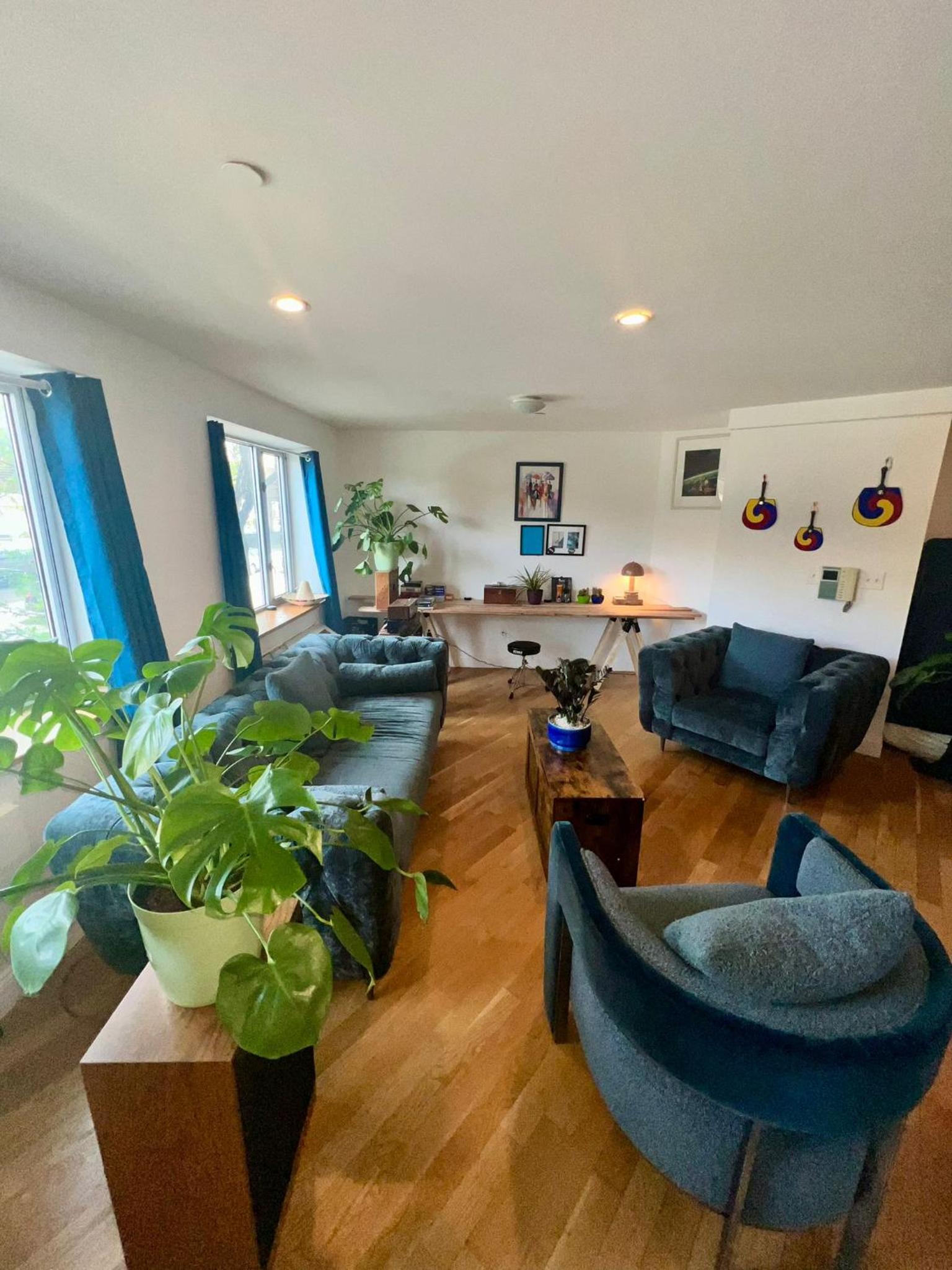 One-Bedroom Apartment photo 1