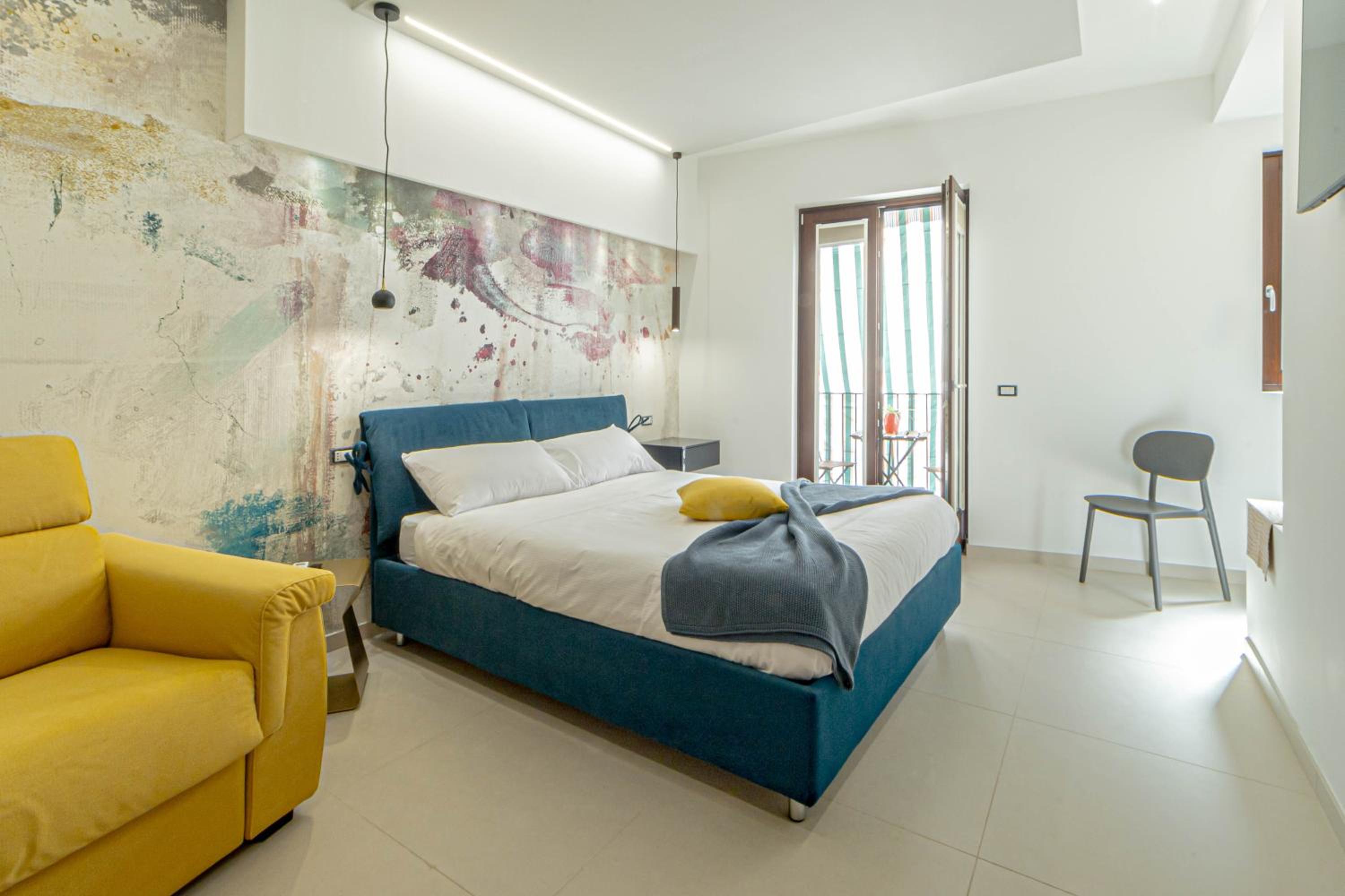 One-Bedroom Apartment with Balcony