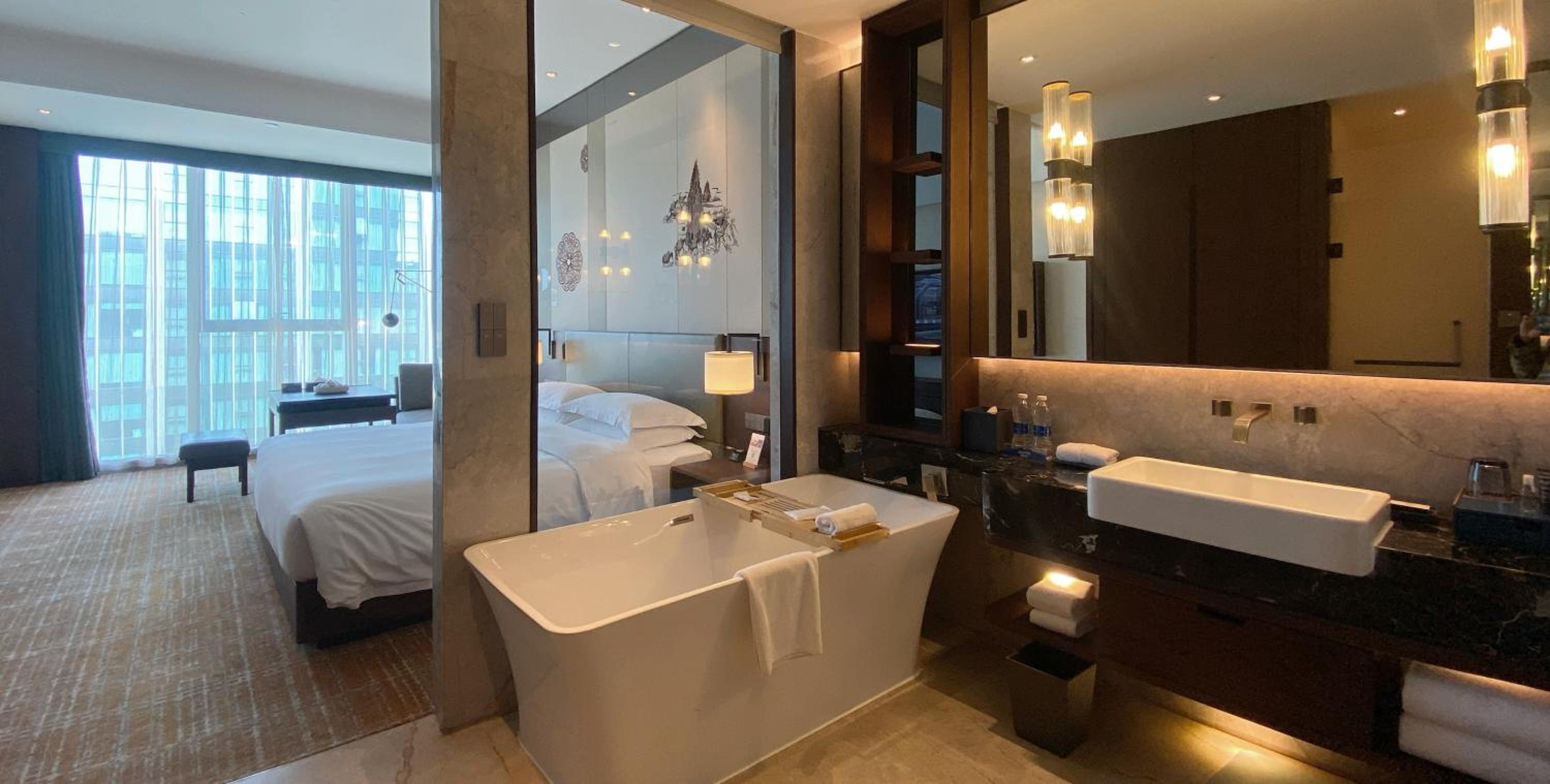 Deluxe King Bed Room with Guest Room with King Bed City view