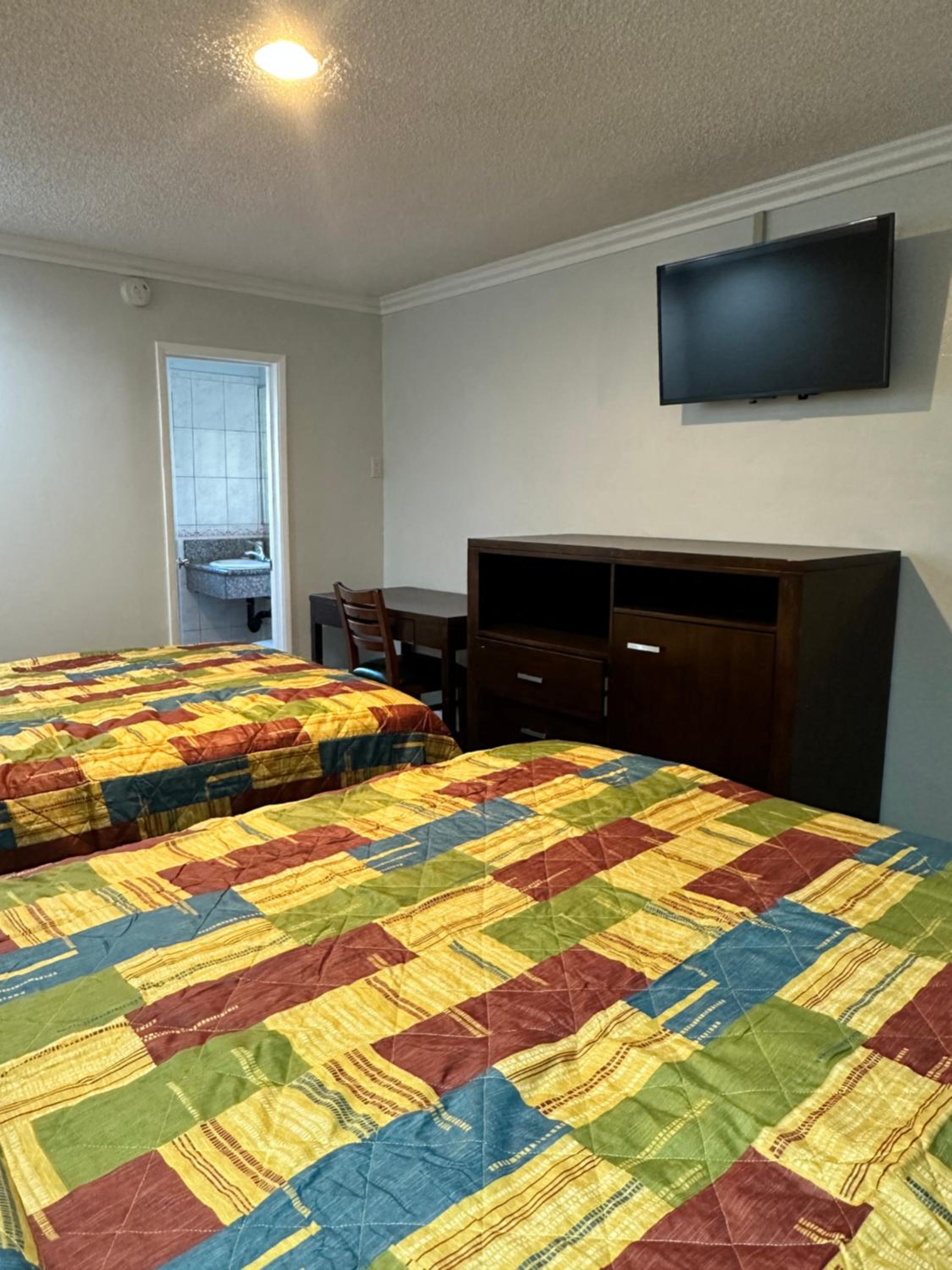 Queen Suite
