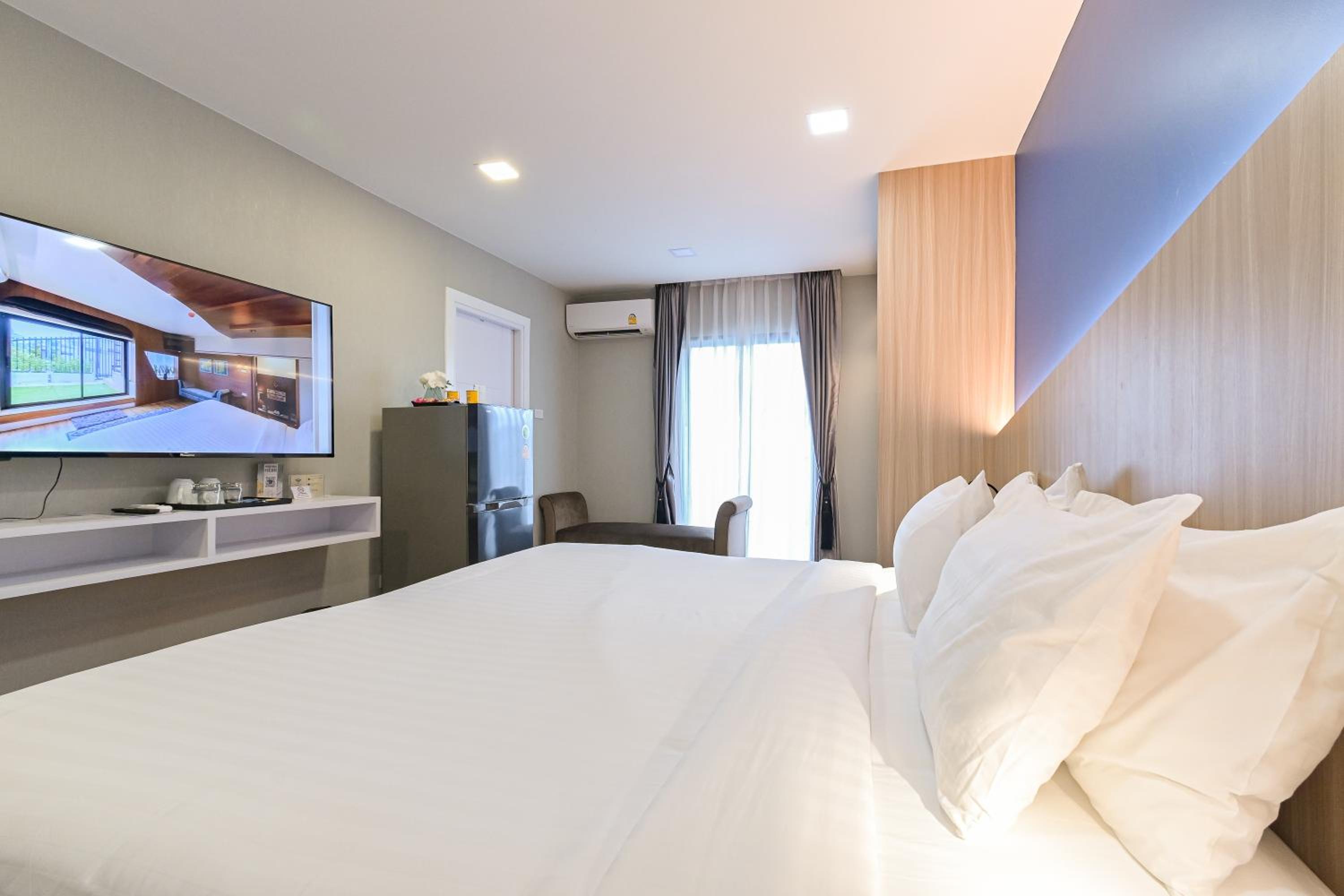 Superior King Room photo 2