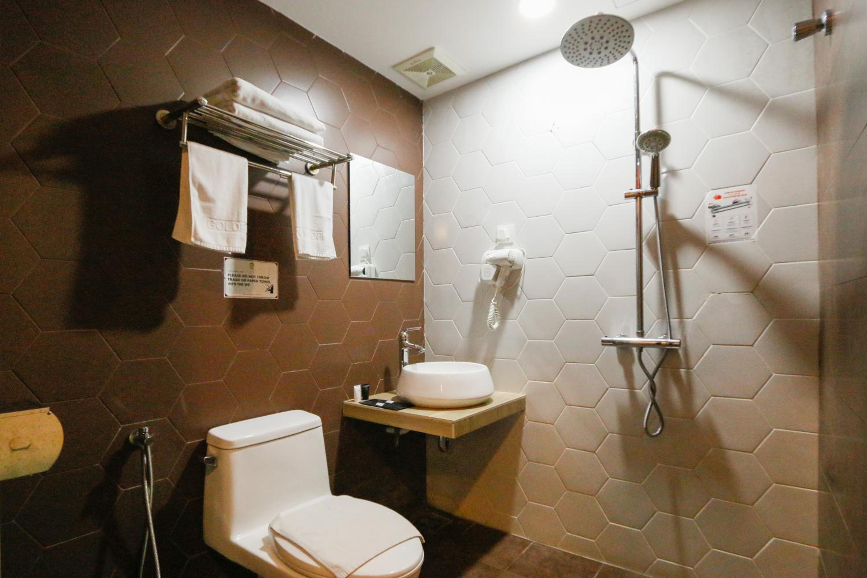 Deluxe King Room photo 2