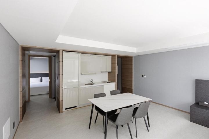 Swimming pool PKG for 2 people - Junior Suite with partial Sea View  - Photo 2