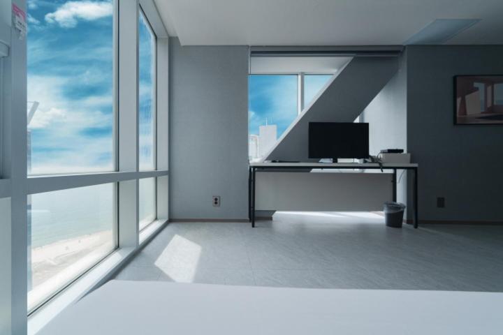 Swimming pool PKG for 2 people - Junior Suite with partial Sea View  - Photo 4