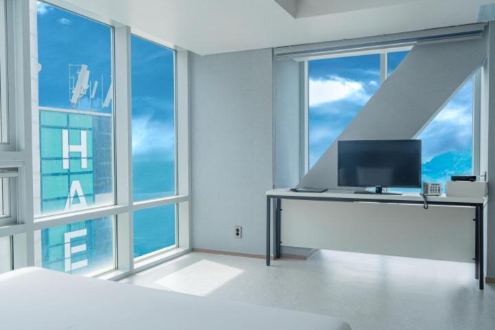 Swimming pool PKG for 2 people - Junior Suite with partial Sea View  - Photo 1
