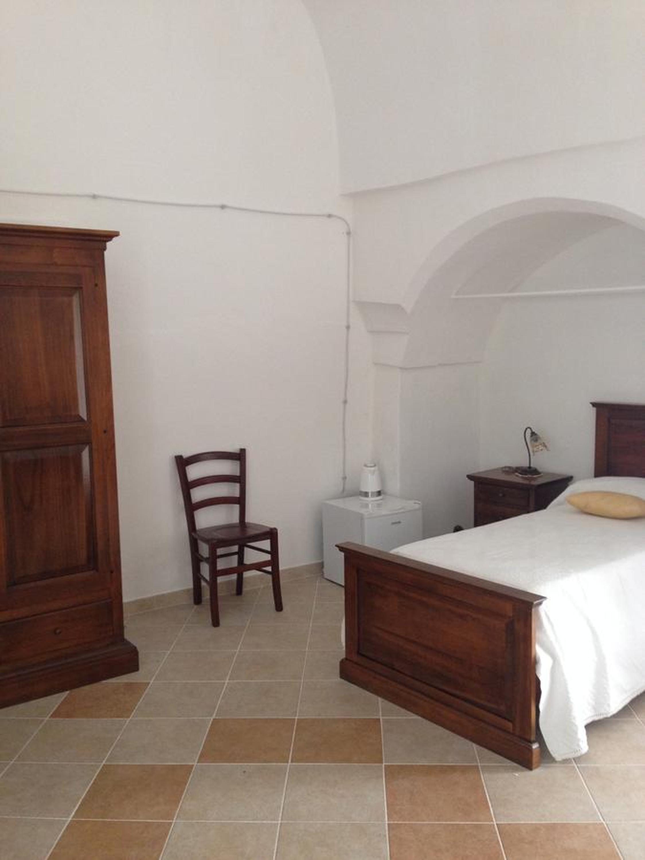 Quadruple Room with Private Bathroom - Photo 11