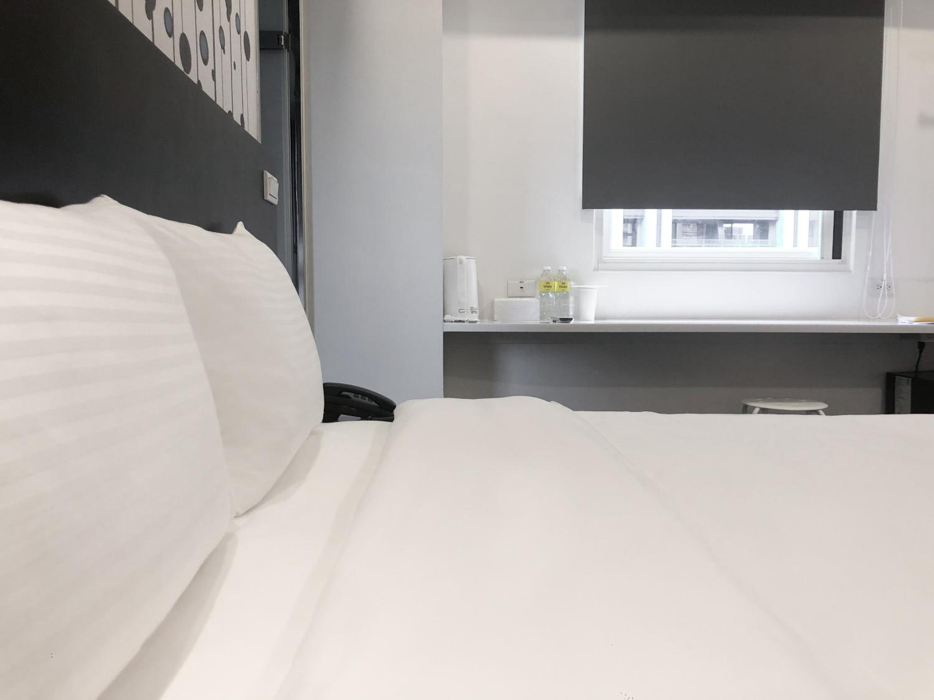 Deluxe Double Room with Bathtub photo 2