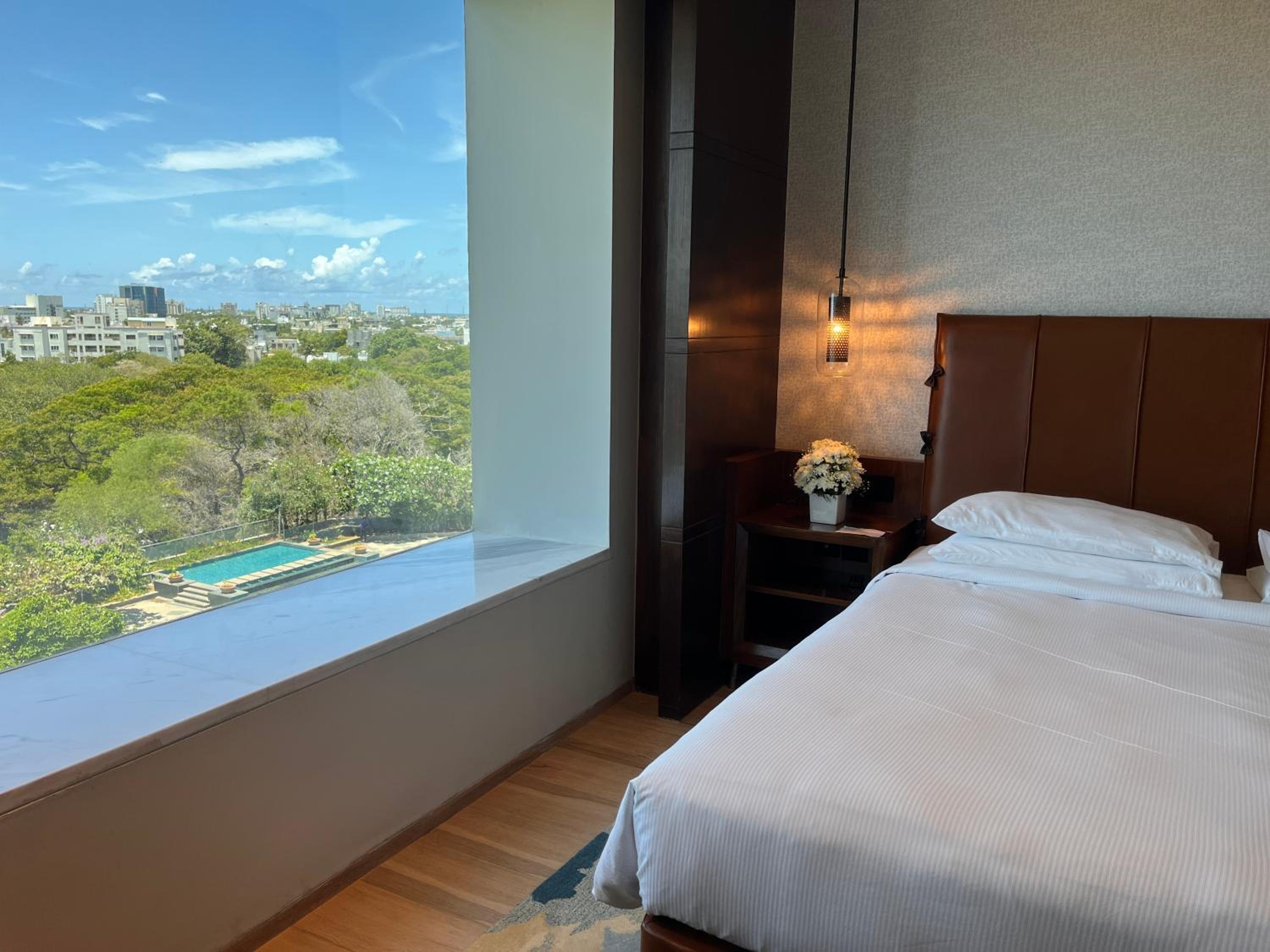 Club King Room with Pool View - Unlimited IMFL Beverages from 18:00Hrs to 20:00Hrs thumbnail 6