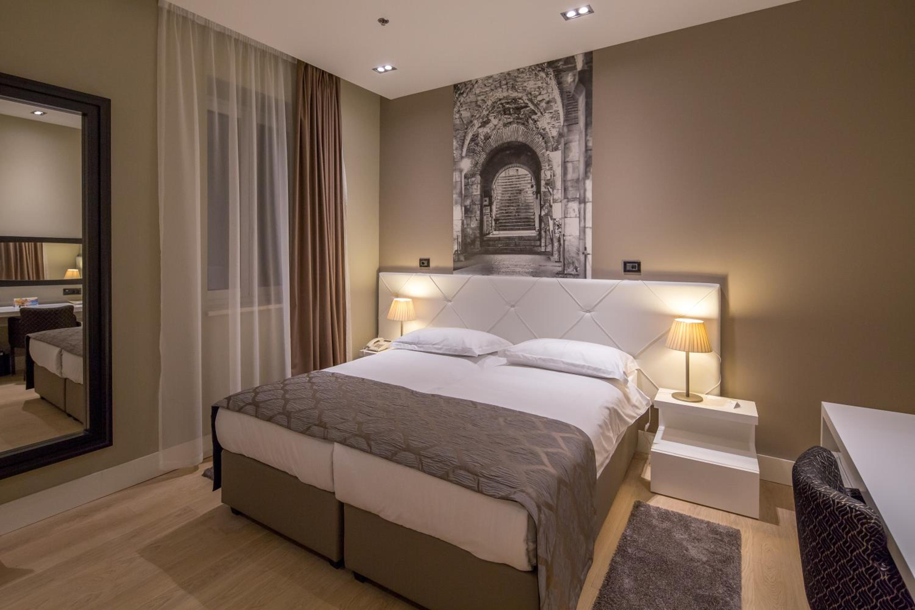 Standard Double Or Twin Room photo 3