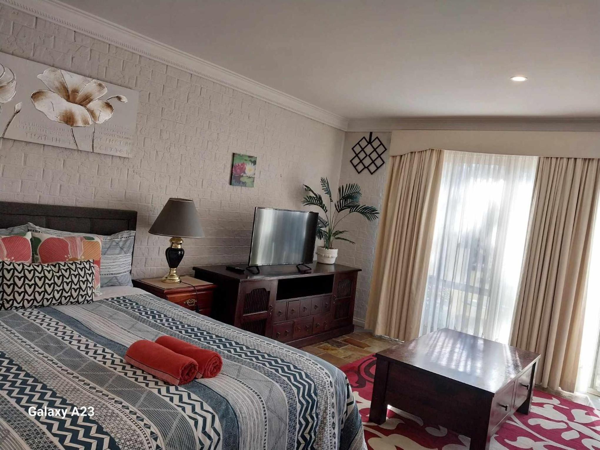 King Room with Lake View photo 2