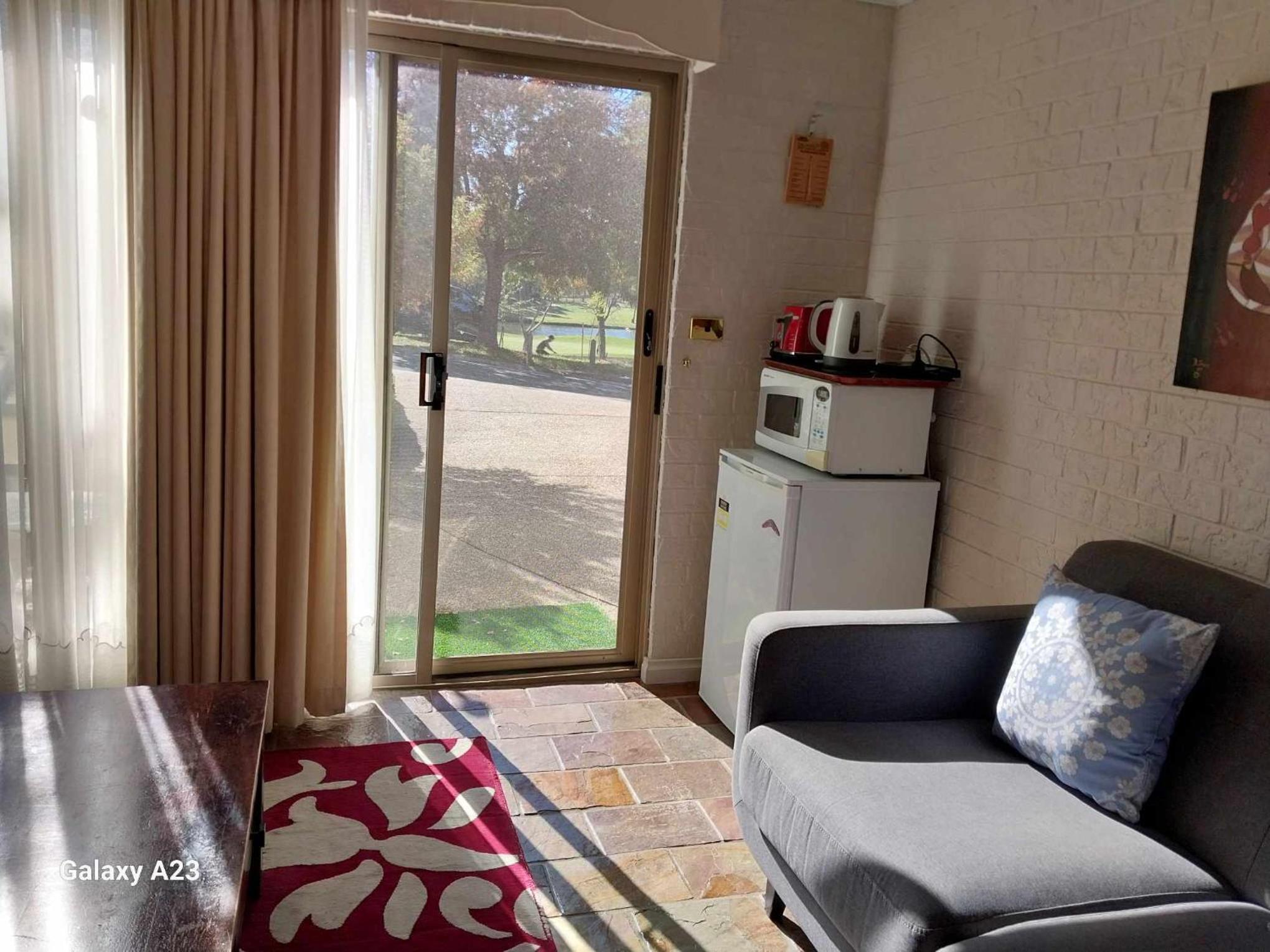 Family Room with Lake View photo 3