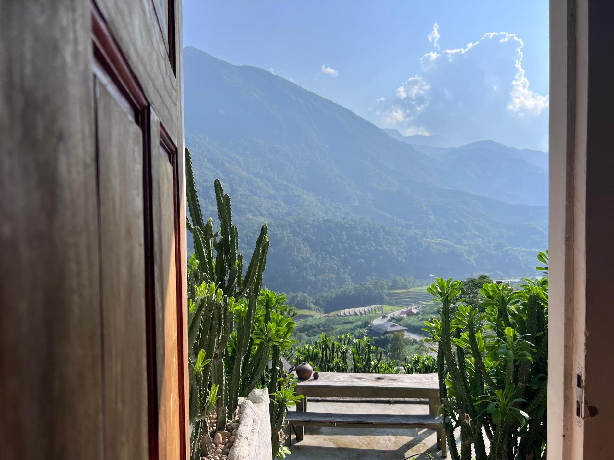 Deluxe Double Room with Balcony photo 3