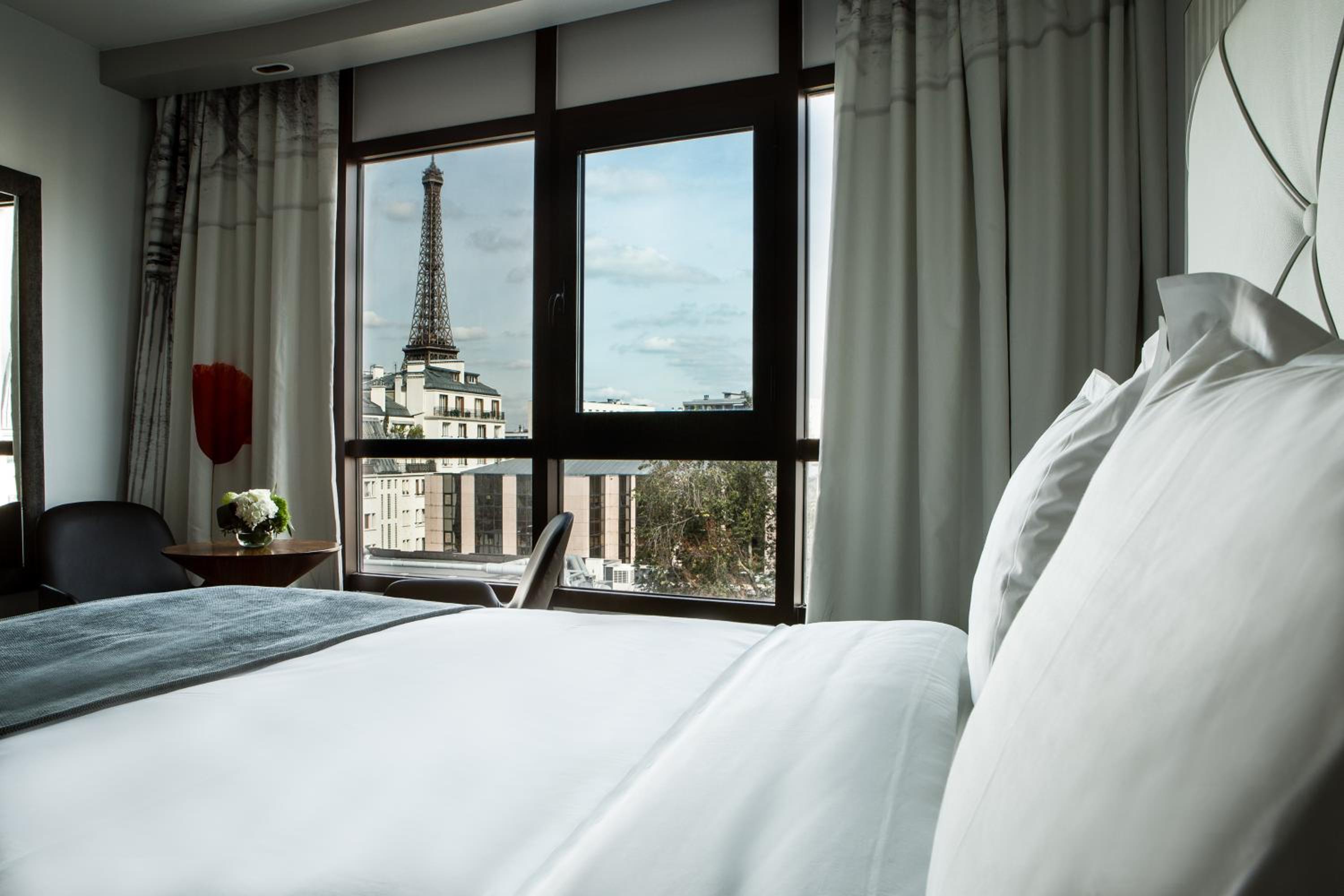 Double room with Eiffel Tower view – 5th and 6th floor photo 3