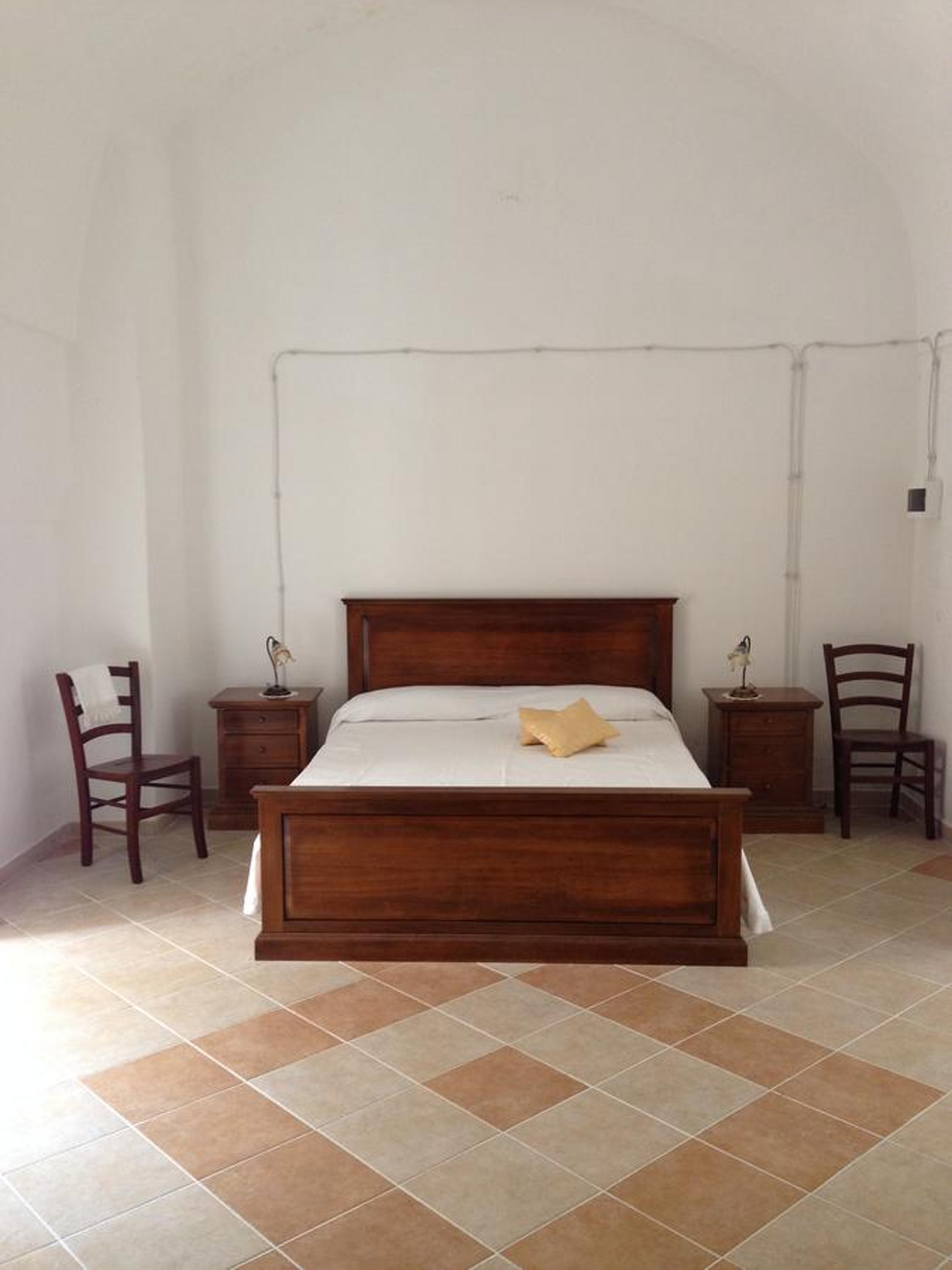 Quadruple Room with Private Bathroom - Photo 8