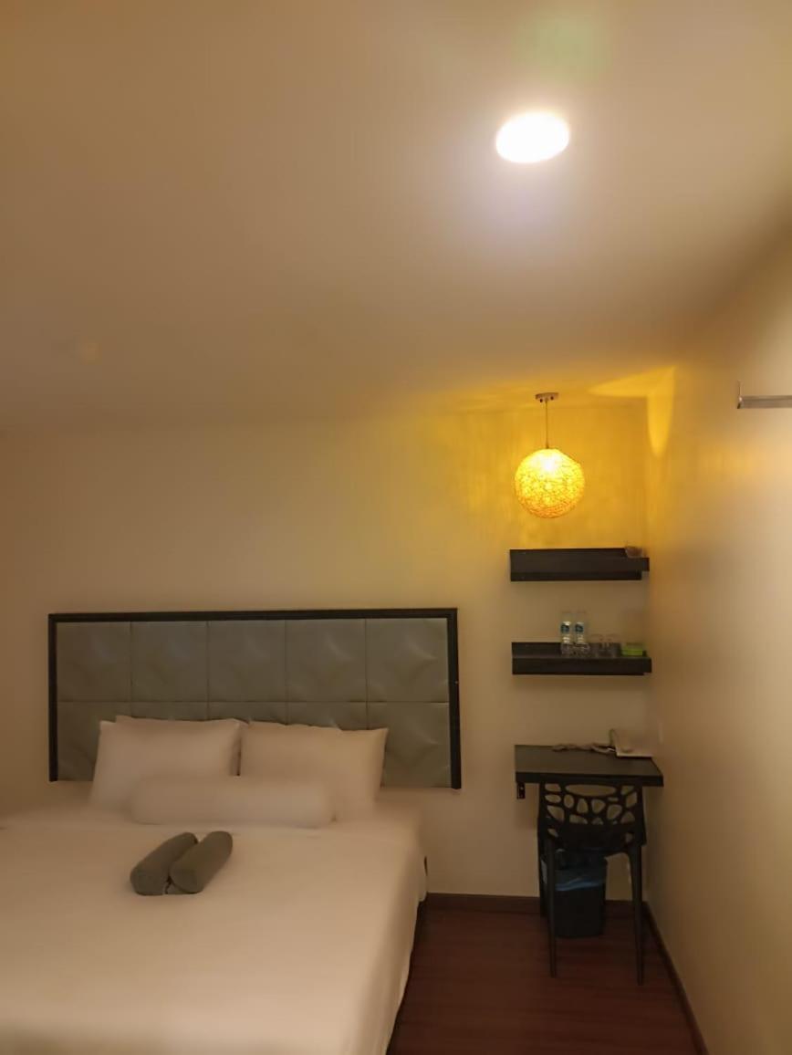 Standard Queen Room - Photo 2
