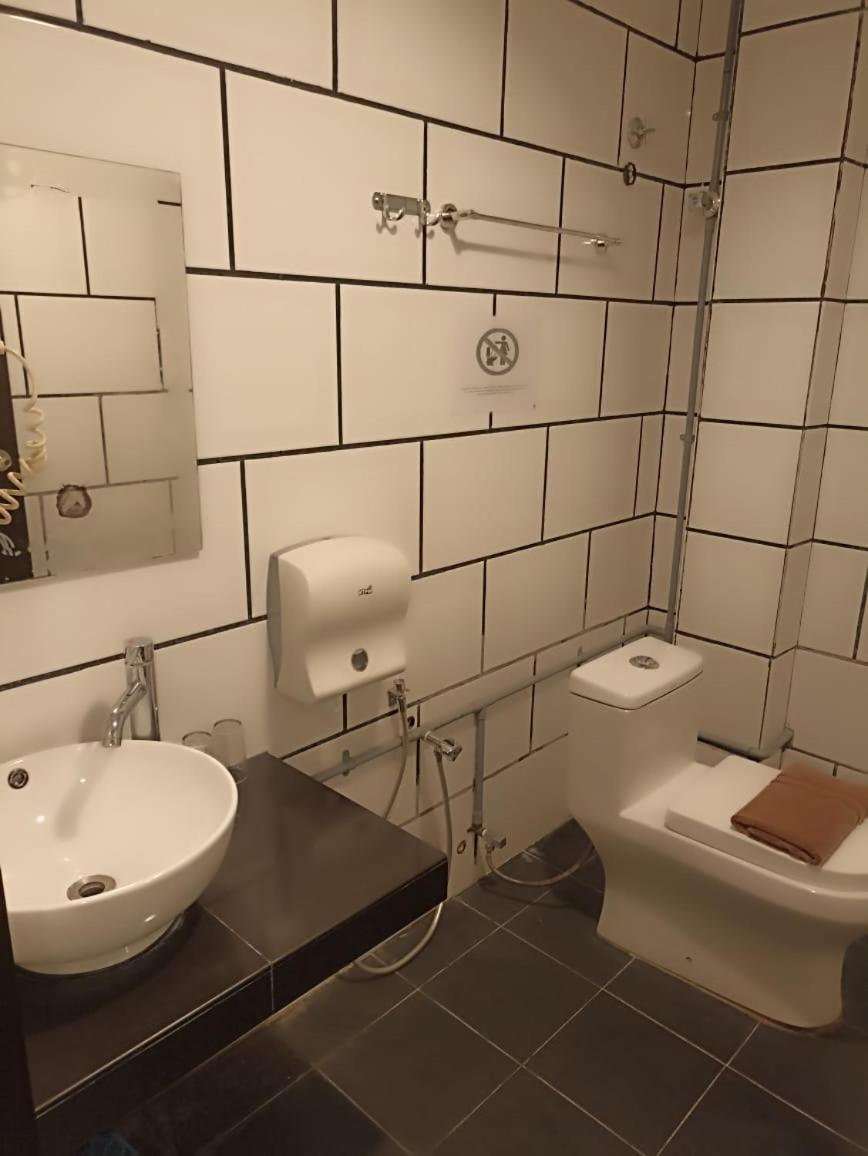 Standard Queen Room - Photo 3