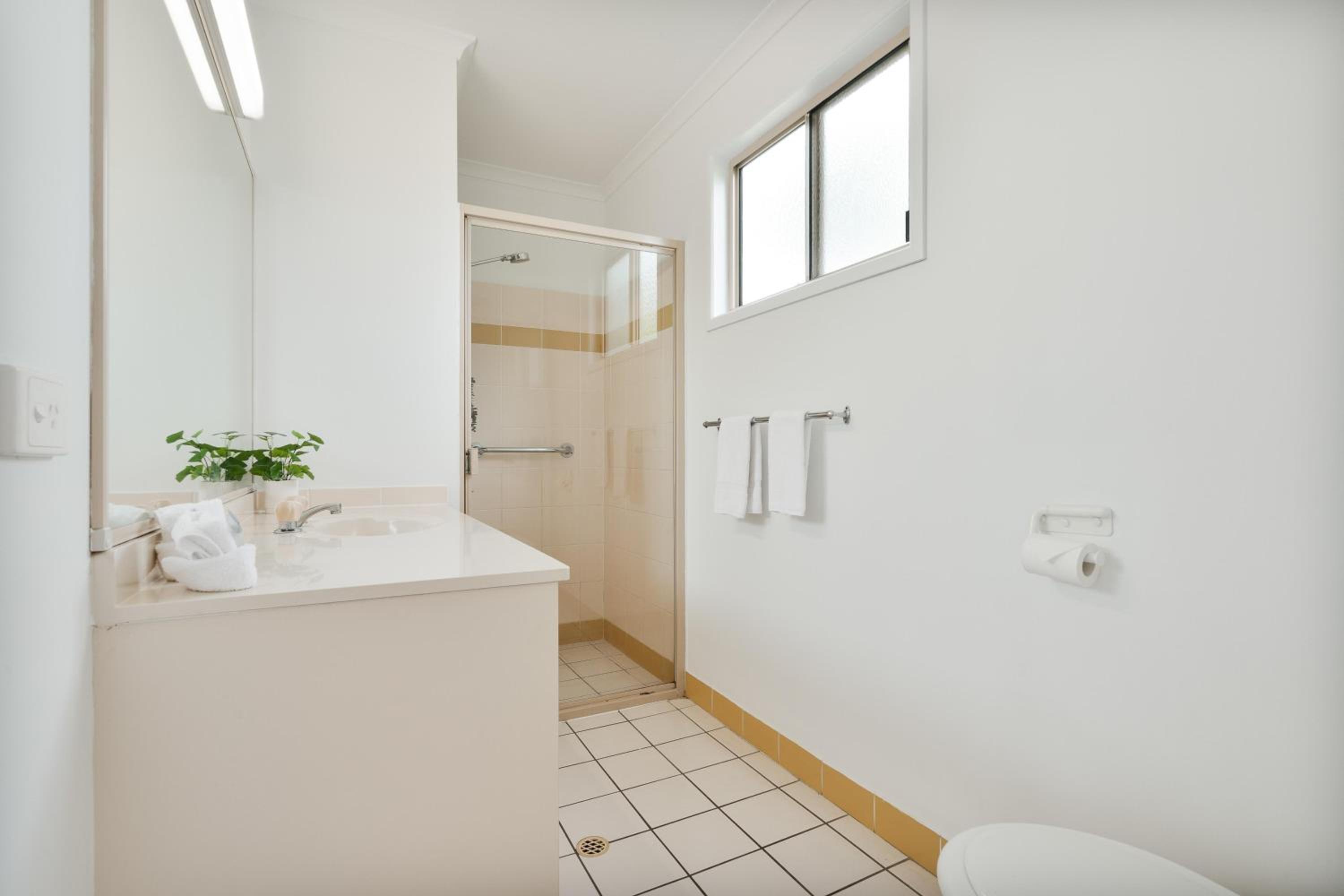 Superior Two-Bedroom Cabin - Photo 3