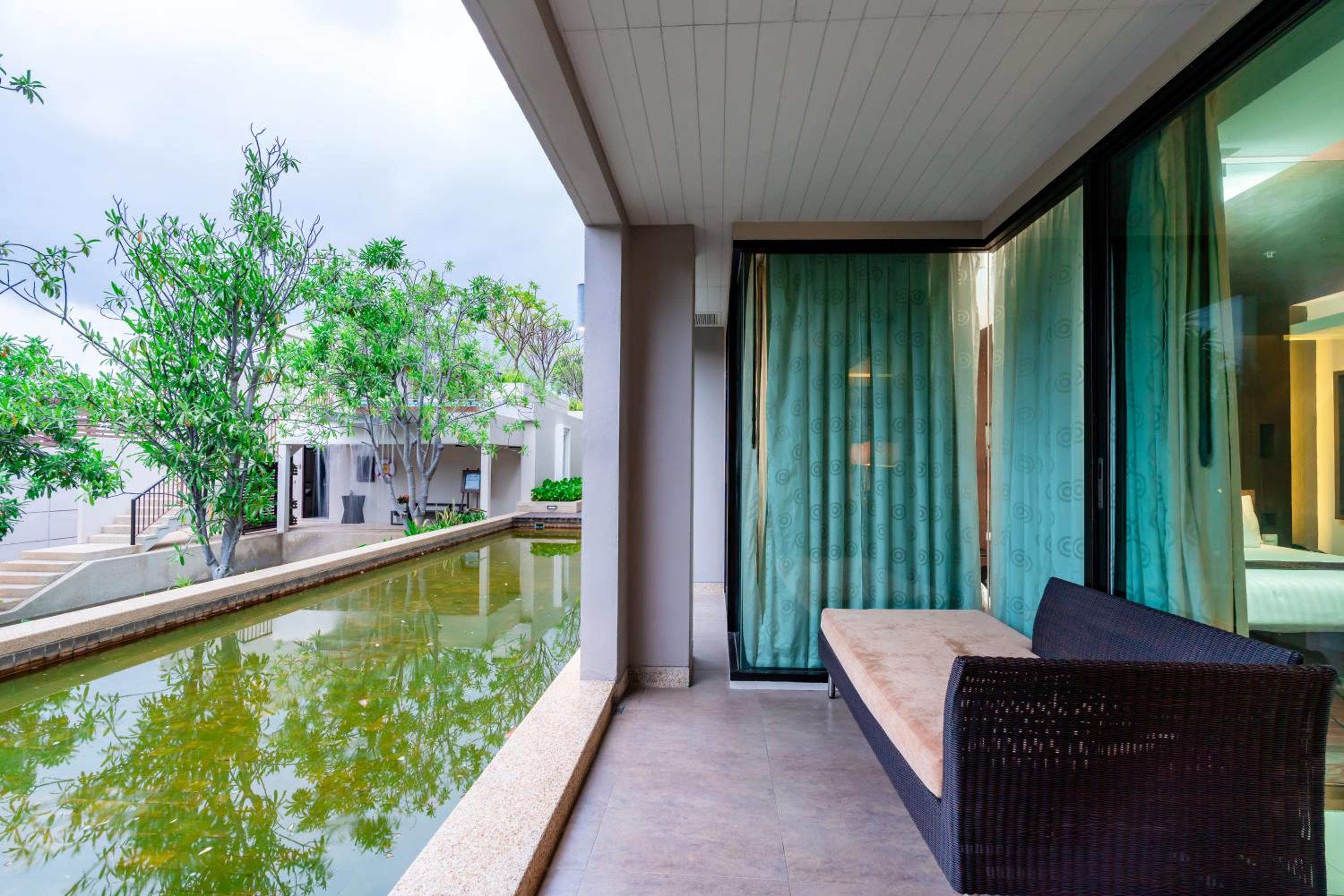 Family Room with Balcony - Photo 3