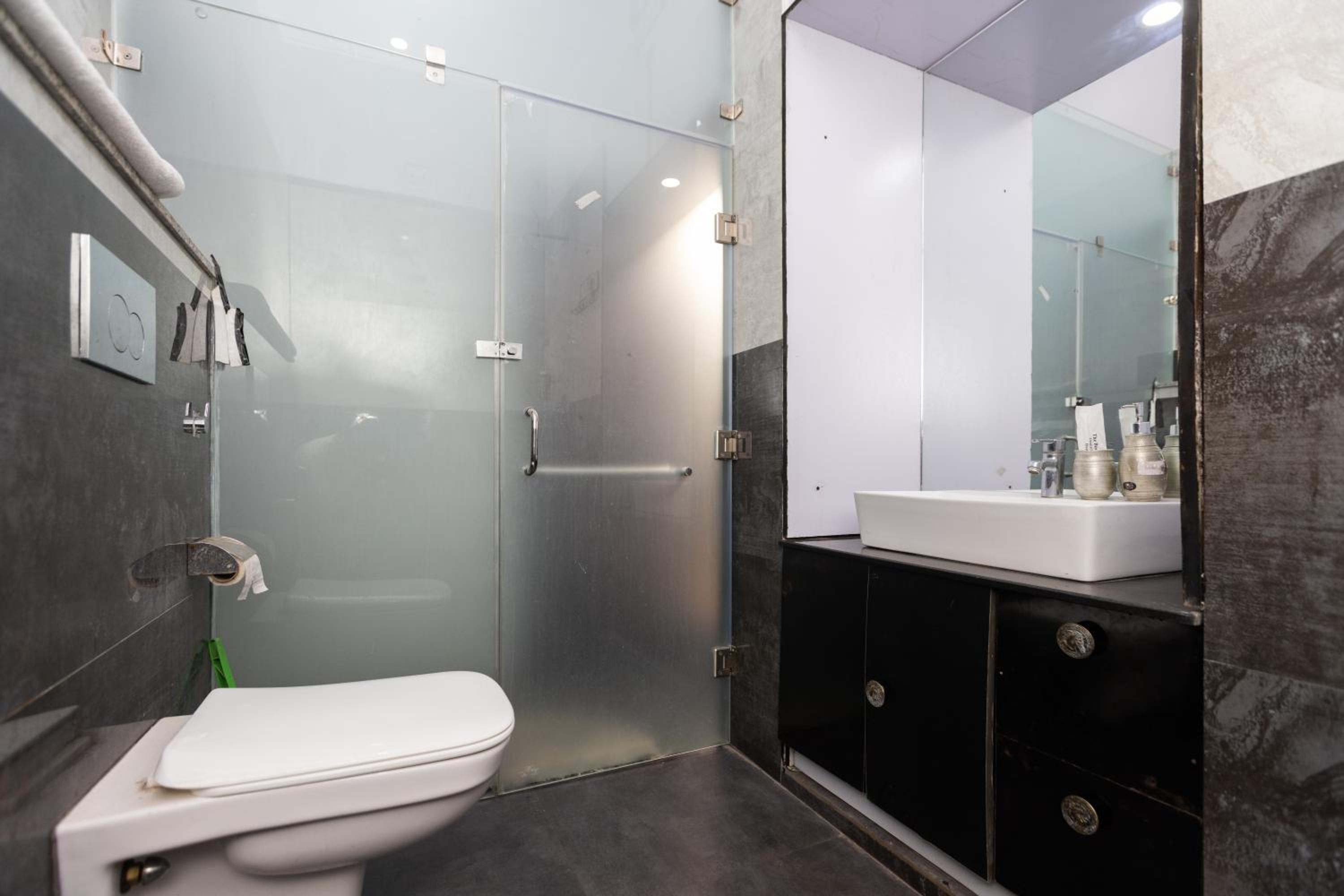 Deluxe Double or Twin Room with Pool Access