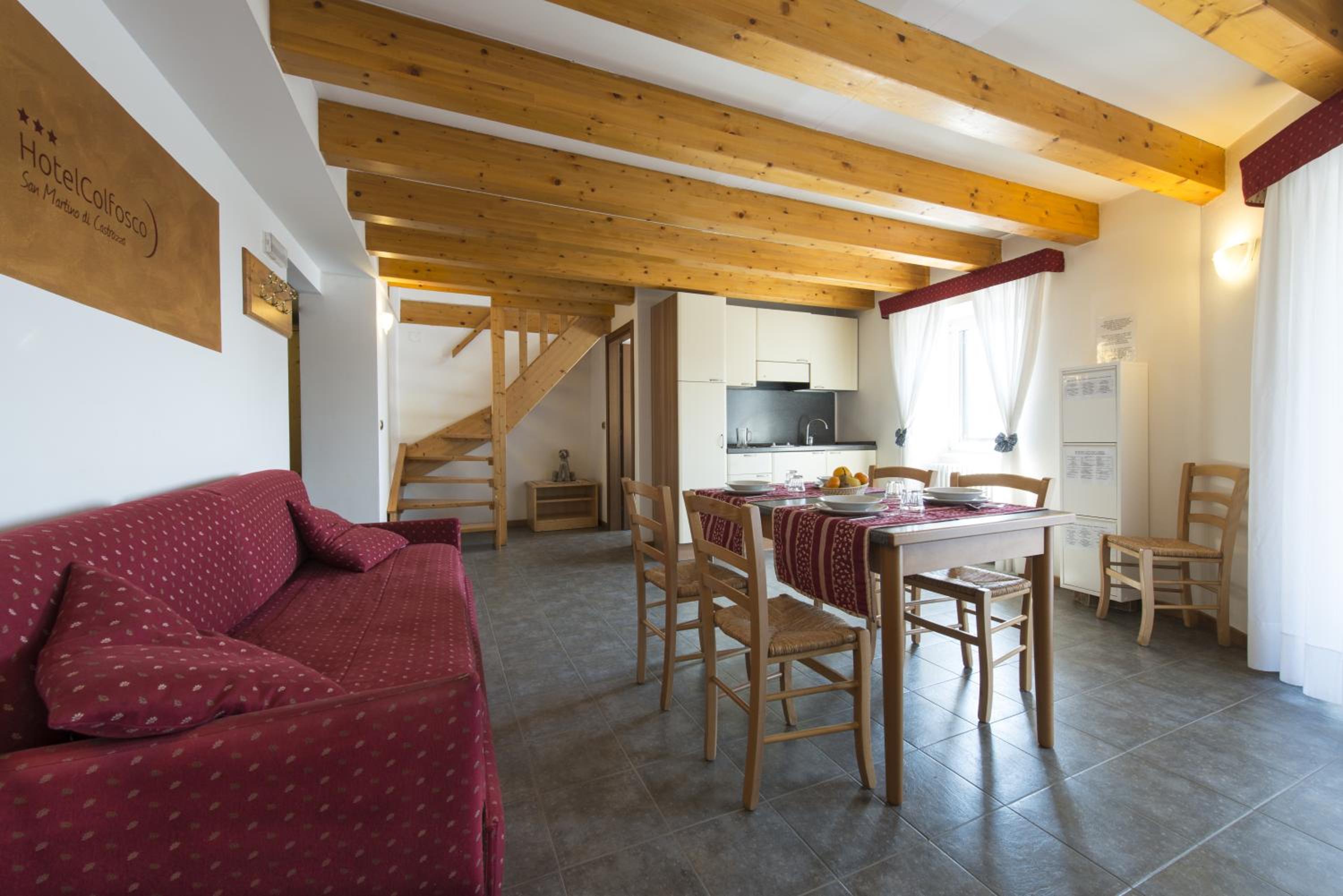 Apartment with Mountain View