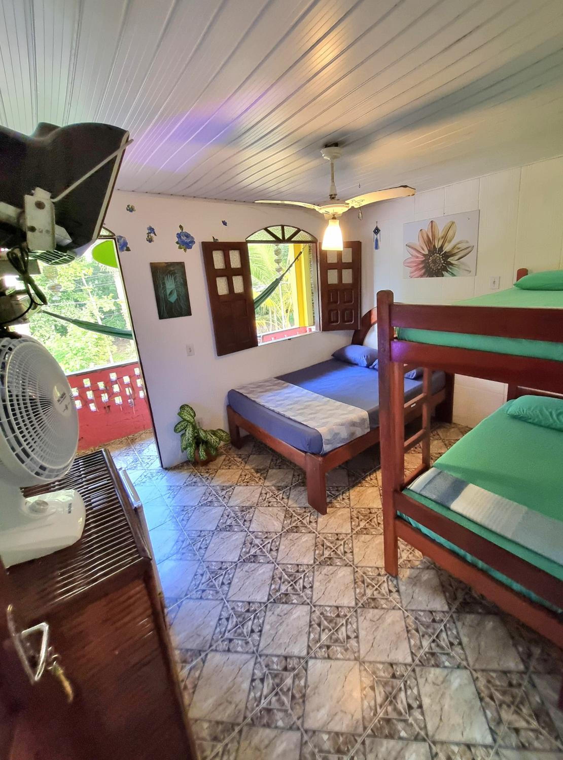 Quadruple Room with Balcony - Photo 7