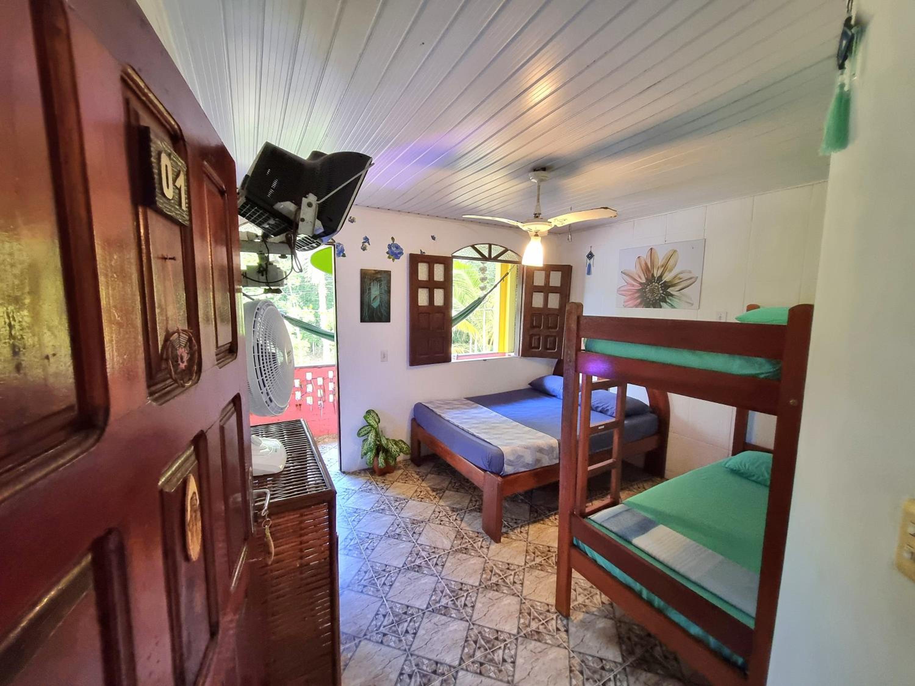 Quadruple Room with Balcony - Photo 1