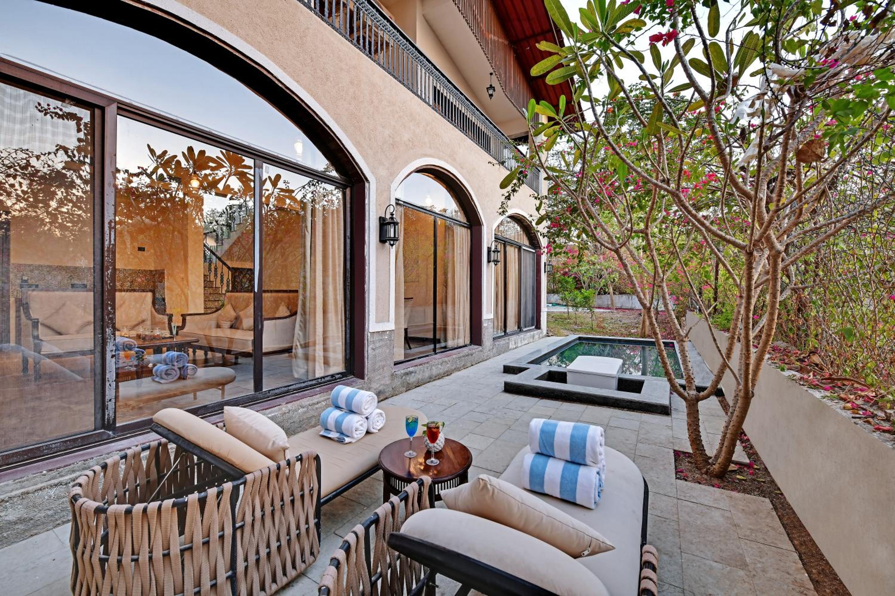 Fern Classic Villa, 3 King Beds - Photo 9