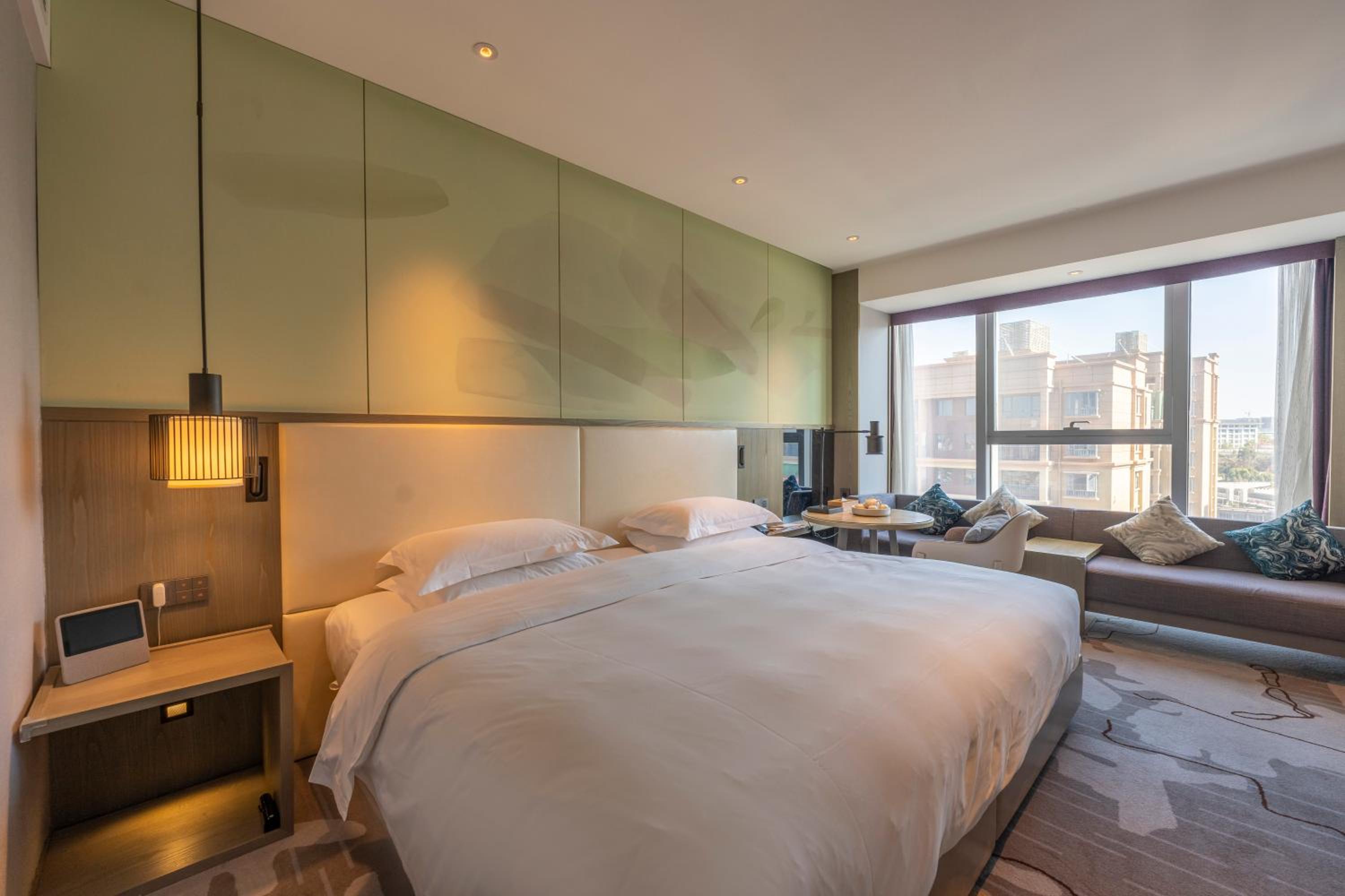 Superior King Bed Room  with  Guest Room  with  King Bed  City view