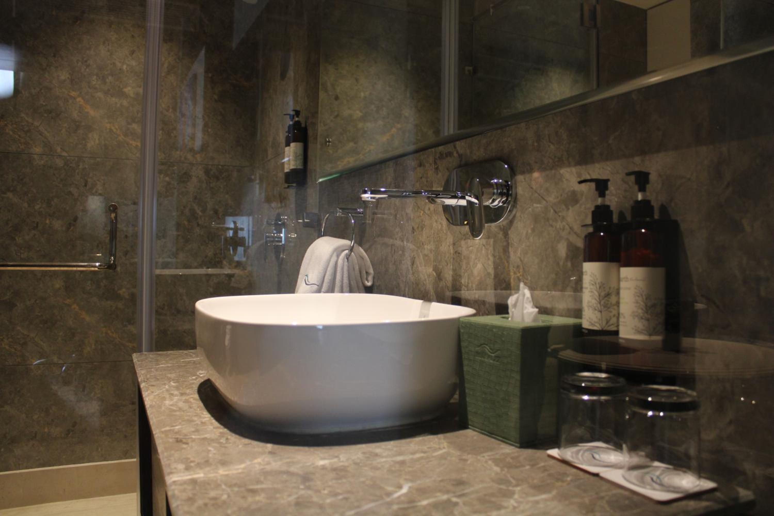 Suite - Photo 4