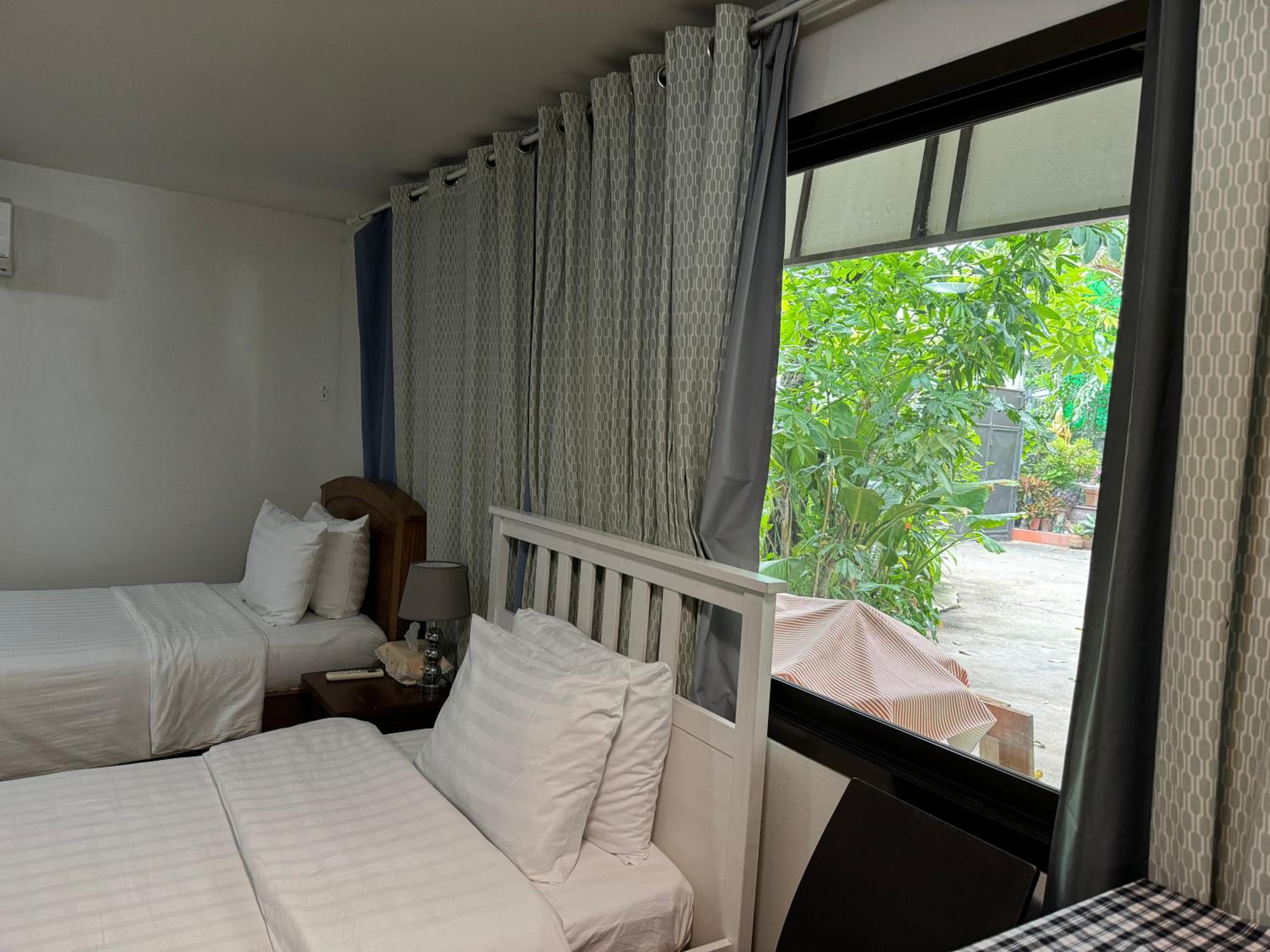 Standard Twin Room with Garden View photo 3