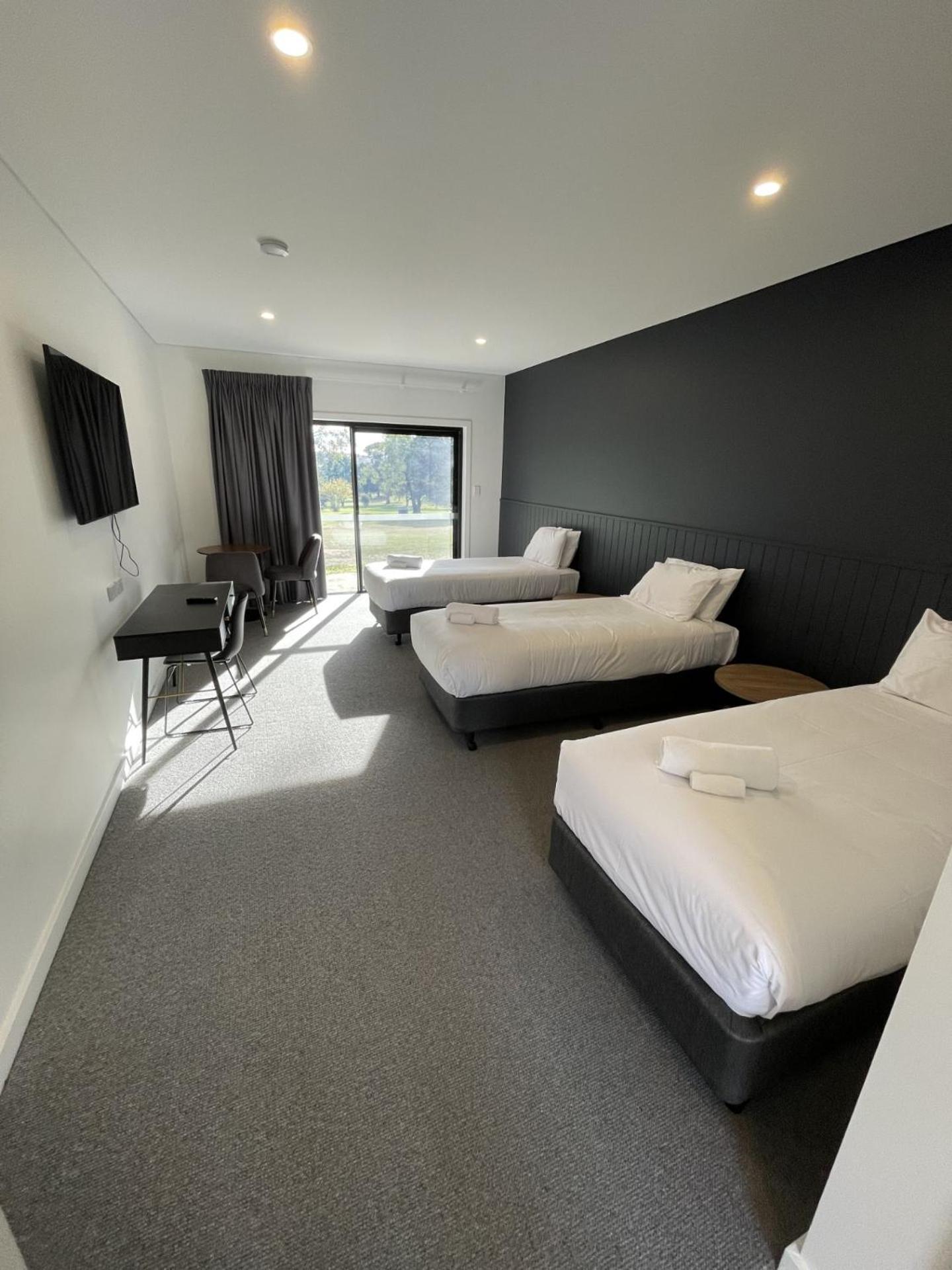 Basic Triple Room photo 1