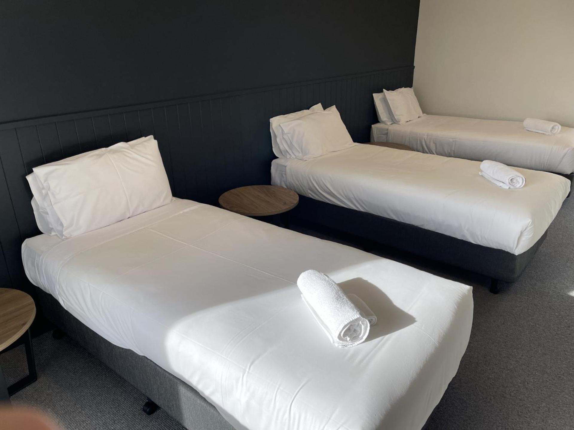 Basic Triple Room photo 3