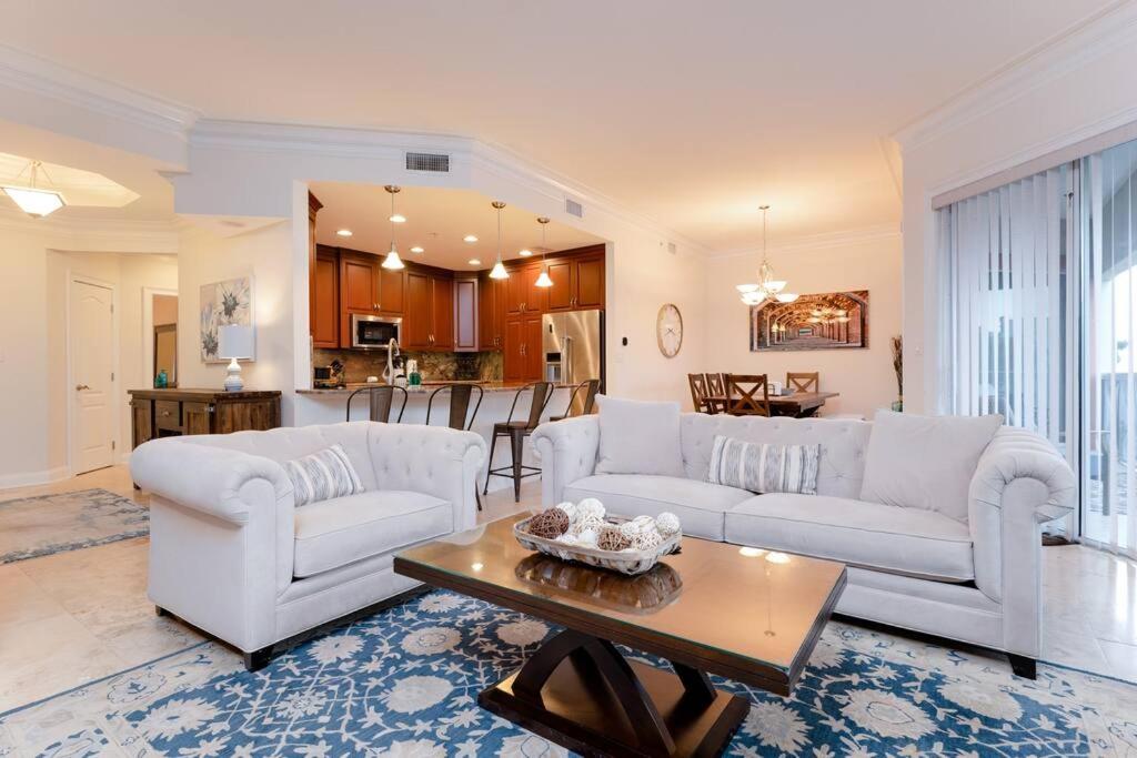 Three-Bedroom Apartment photo 1
