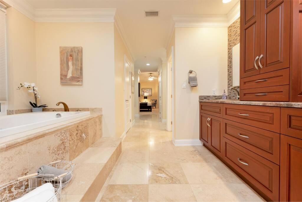 Three-Bedroom Apartment photo 2